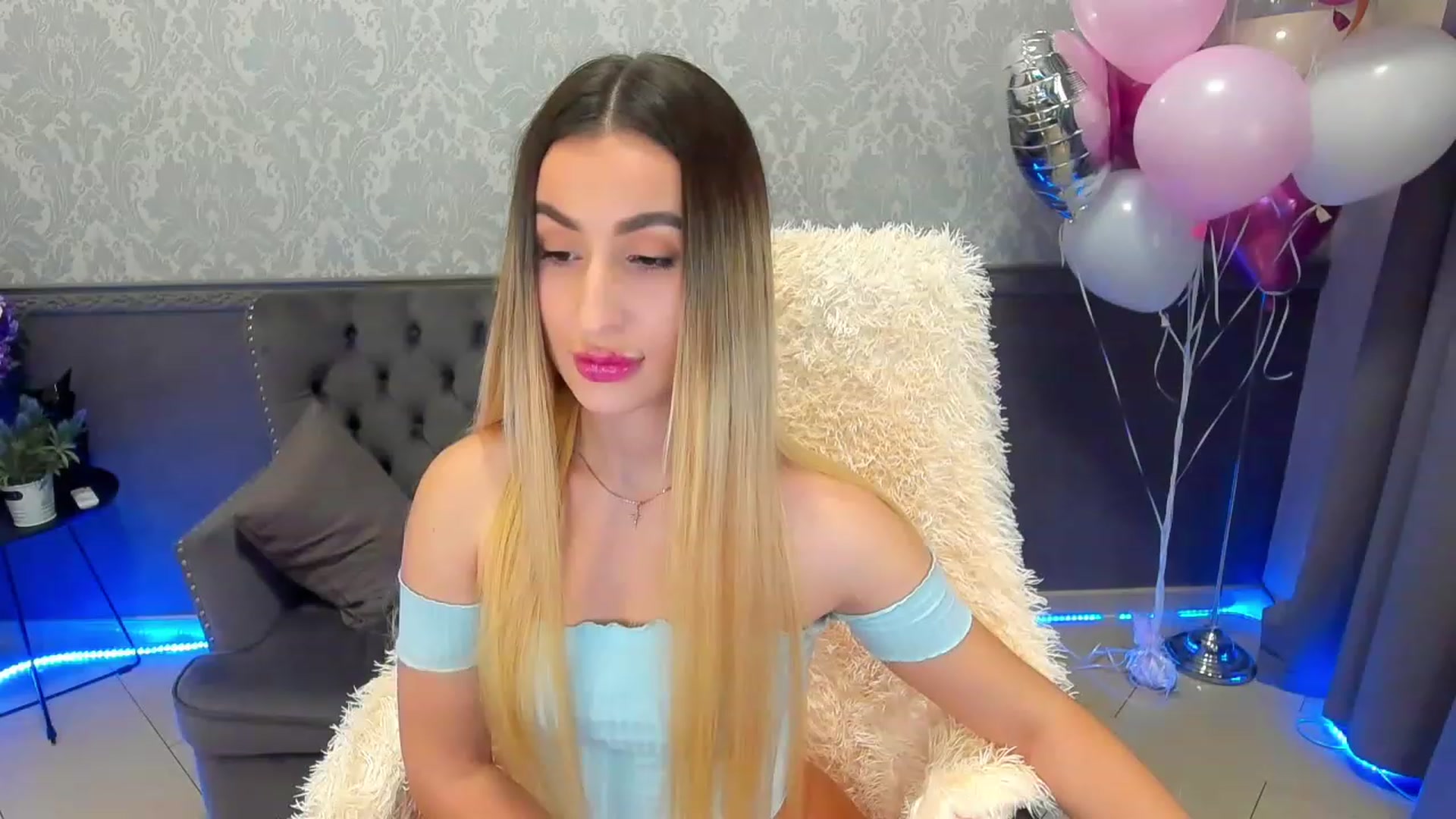 Gallery image thumbnail from LiaBrazzer's myfreecams stream on, 02/18/2023, 17:20 image 9 of 20