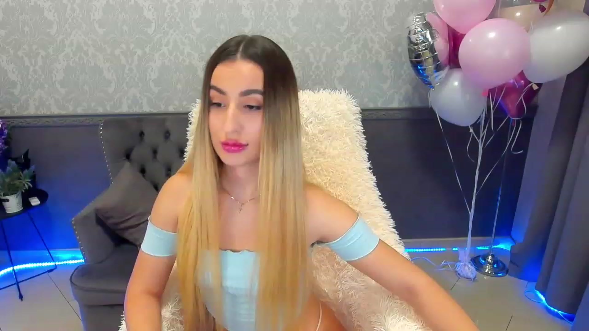 Gallery image thumbnail from LiaBrazzer's myfreecams stream on, 02/18/2023, 17:20 image 18 of 20