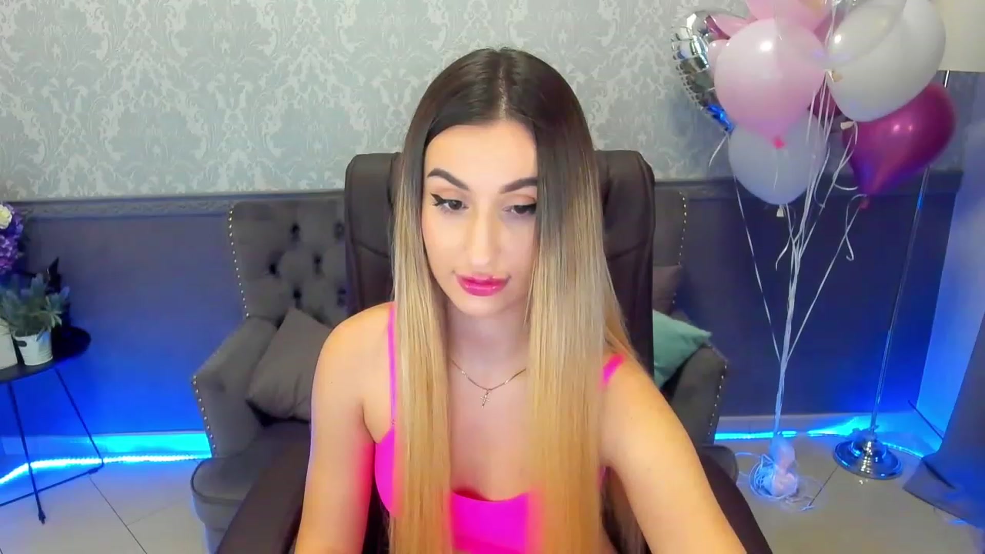 Gallery image thumbnail from LiaBrazzer's myfreecams stream on, 02/19/2023, 18:53 image 8 of 20