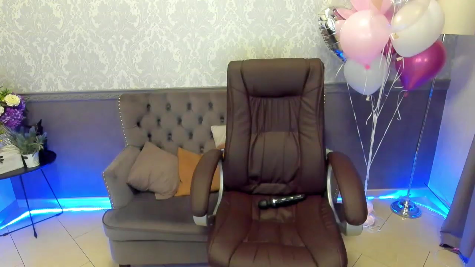 Gallery image thumbnail from LiaBrazzer's myfreecams stream on, 02/19/2023, 18:53 image 20 of 20