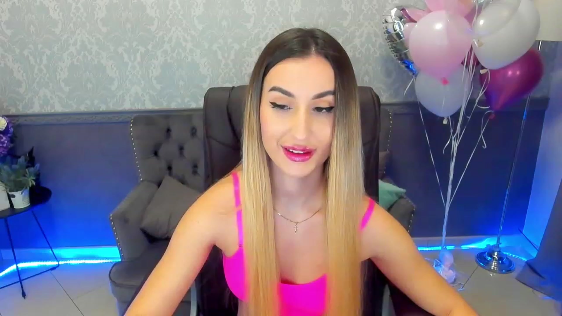Gallery image thumbnail from LiaBrazzer's myfreecams stream on, 02/19/2023, 18:53 image 7 of 20