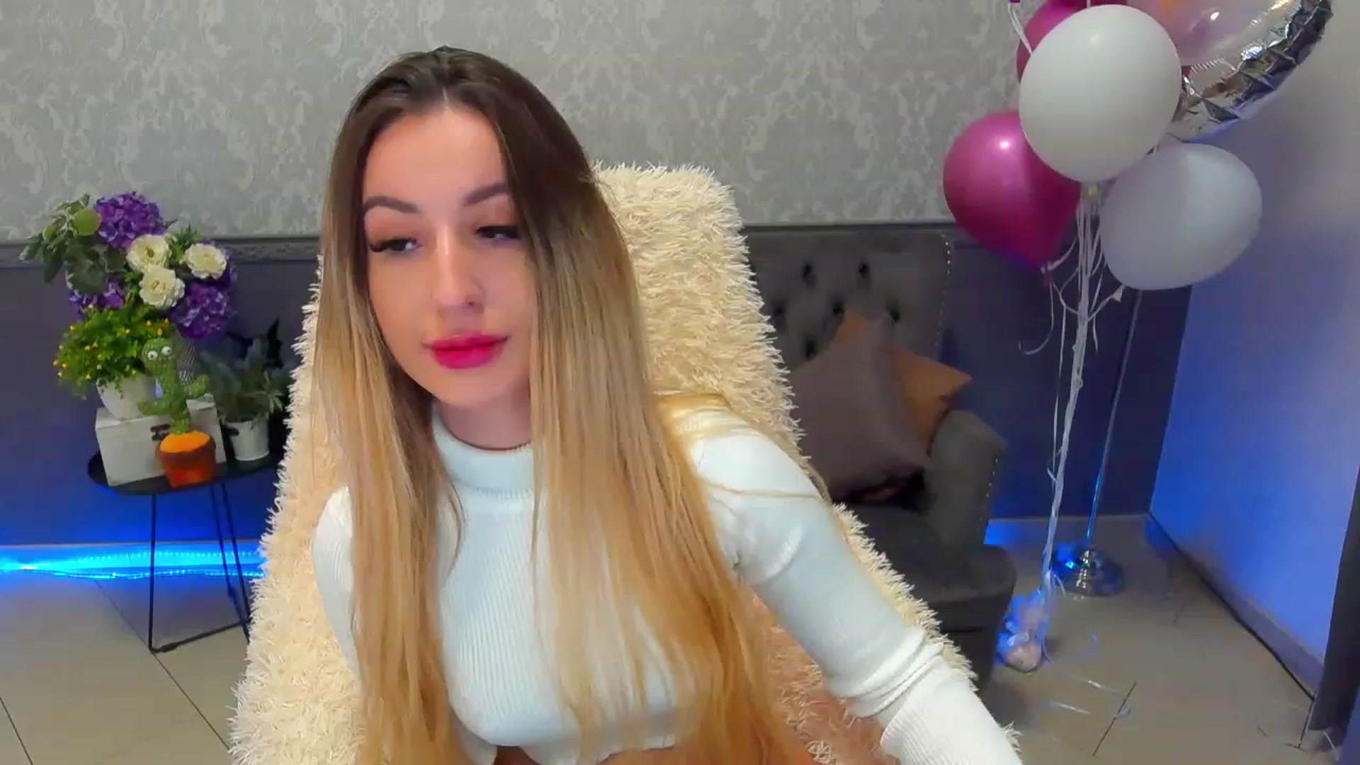 Gallery image thumbnail from LiaBrazzer's myfreecams stream on, 02/22/2023, 11:03 image 6 of 20