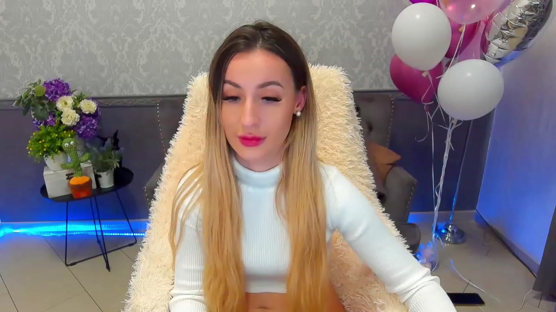 Gallery image thumbnail from LiaBrazzer's myfreecams stream on, 02/22/2023, 11:03 image 16 of 20