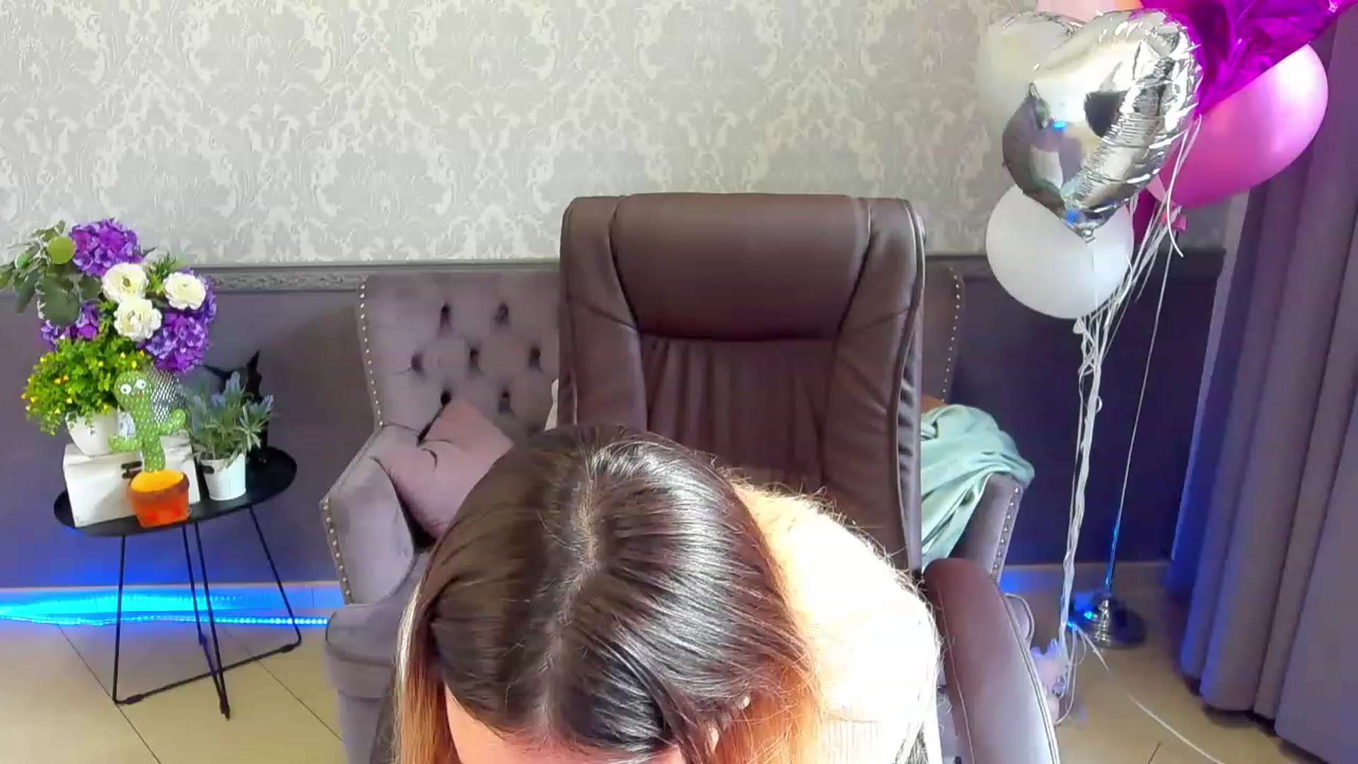 Gallery image thumbnail from LiaBrazzer's myfreecams stream on, 02/22/2023, 12:45 image 17 of 20