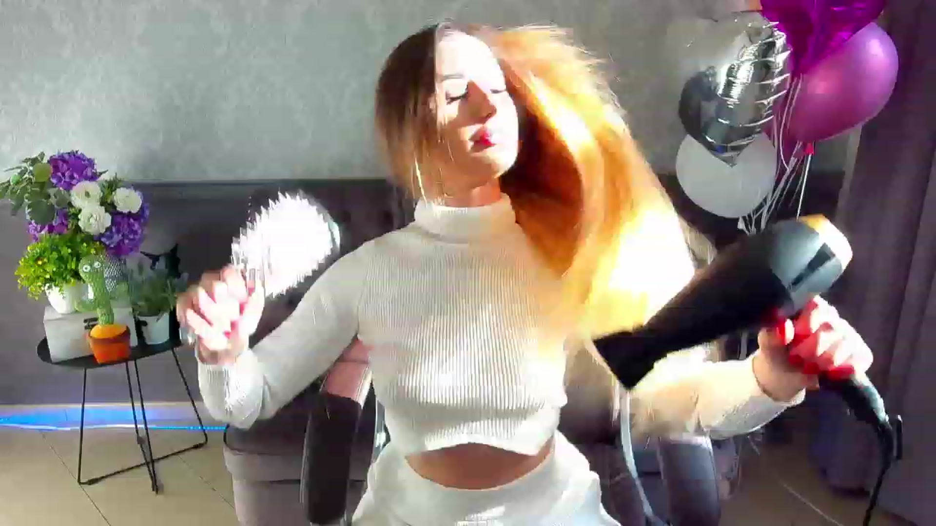 Gallery image thumbnail from LiaBrazzer's myfreecams stream on, 02/22/2023, 12:45 image 9 of 20
