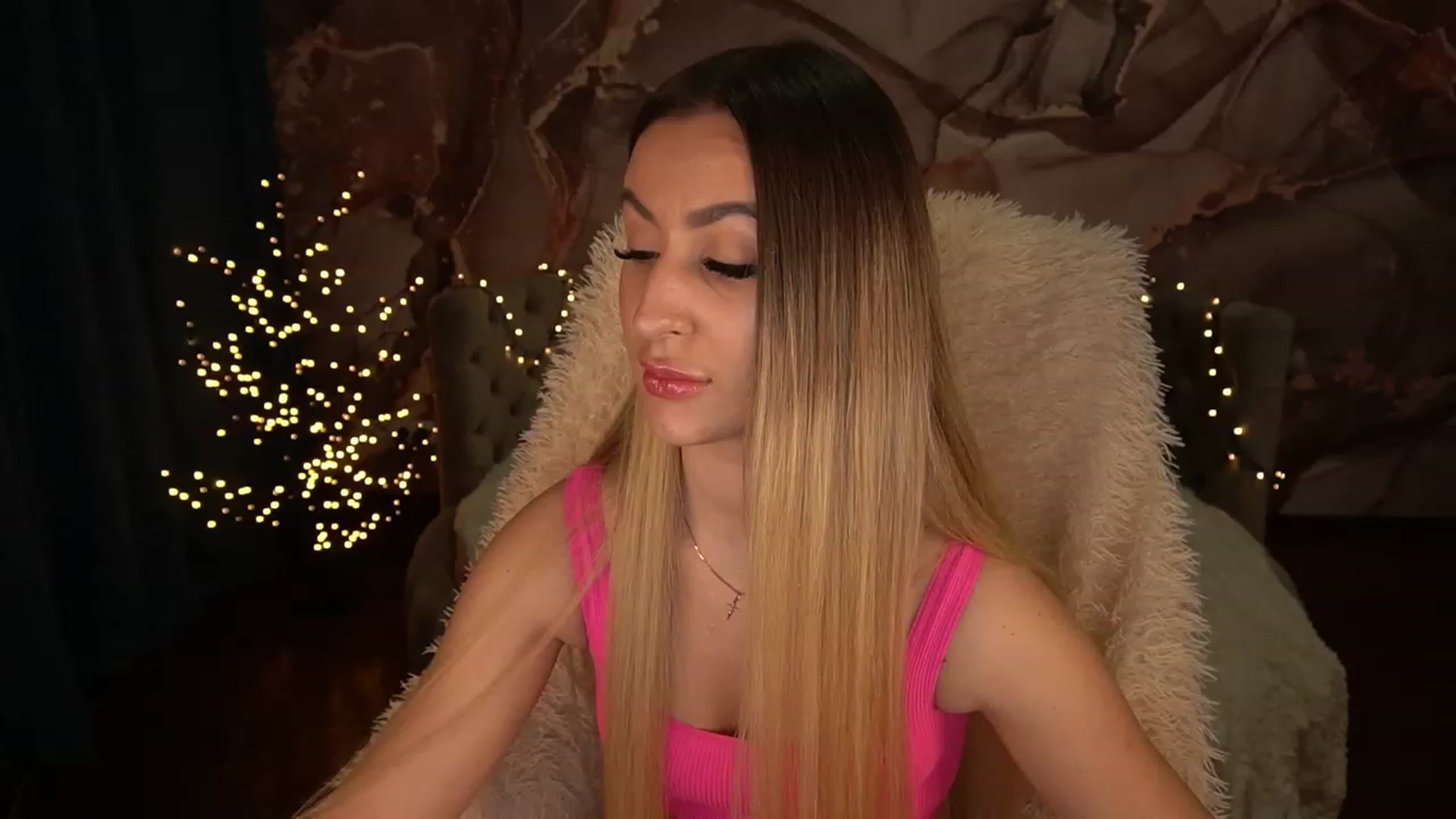 Gallery image thumbnail from LiaBrazzer's myfreecams stream on, 02/25/2023, 16:01 image 11 of 20