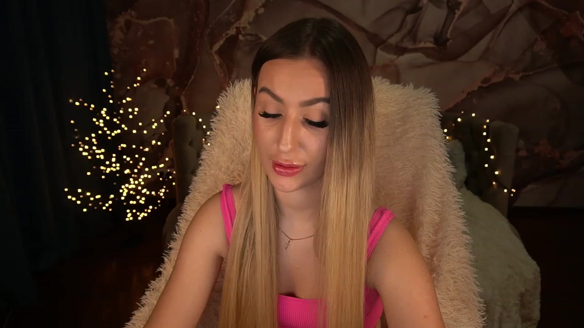 Gallery image thumbnail from LiaBrazzer's myfreecams stream on, 02/25/2023, 16:01 image 16 of 20