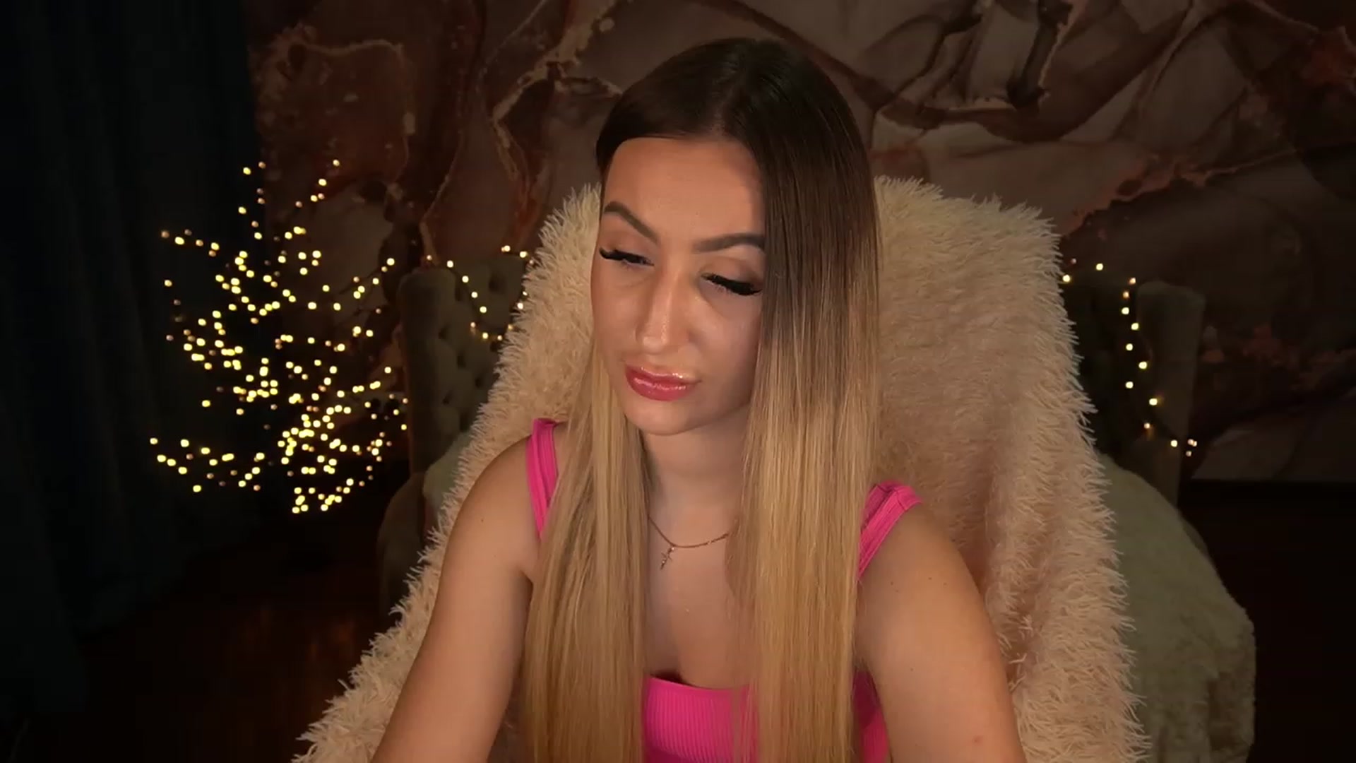 Gallery image thumbnail from LiaBrazzer's myfreecams stream on, 02/25/2023, 16:01 image 15 of 20