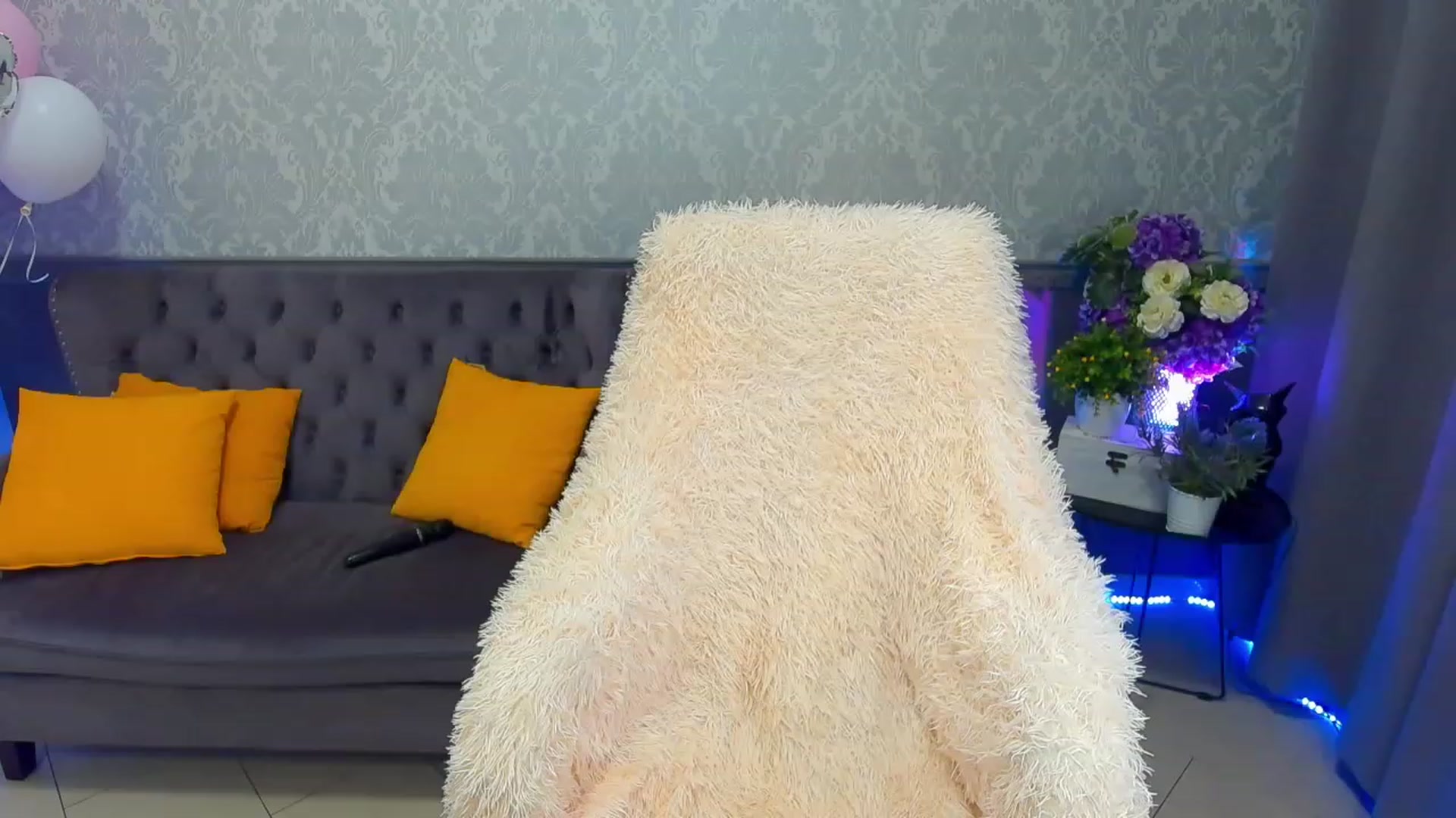 Gallery image thumbnail from LiaBrazzer's myfreecams stream on, 02/26/2023, 12:20 image 5 of 20