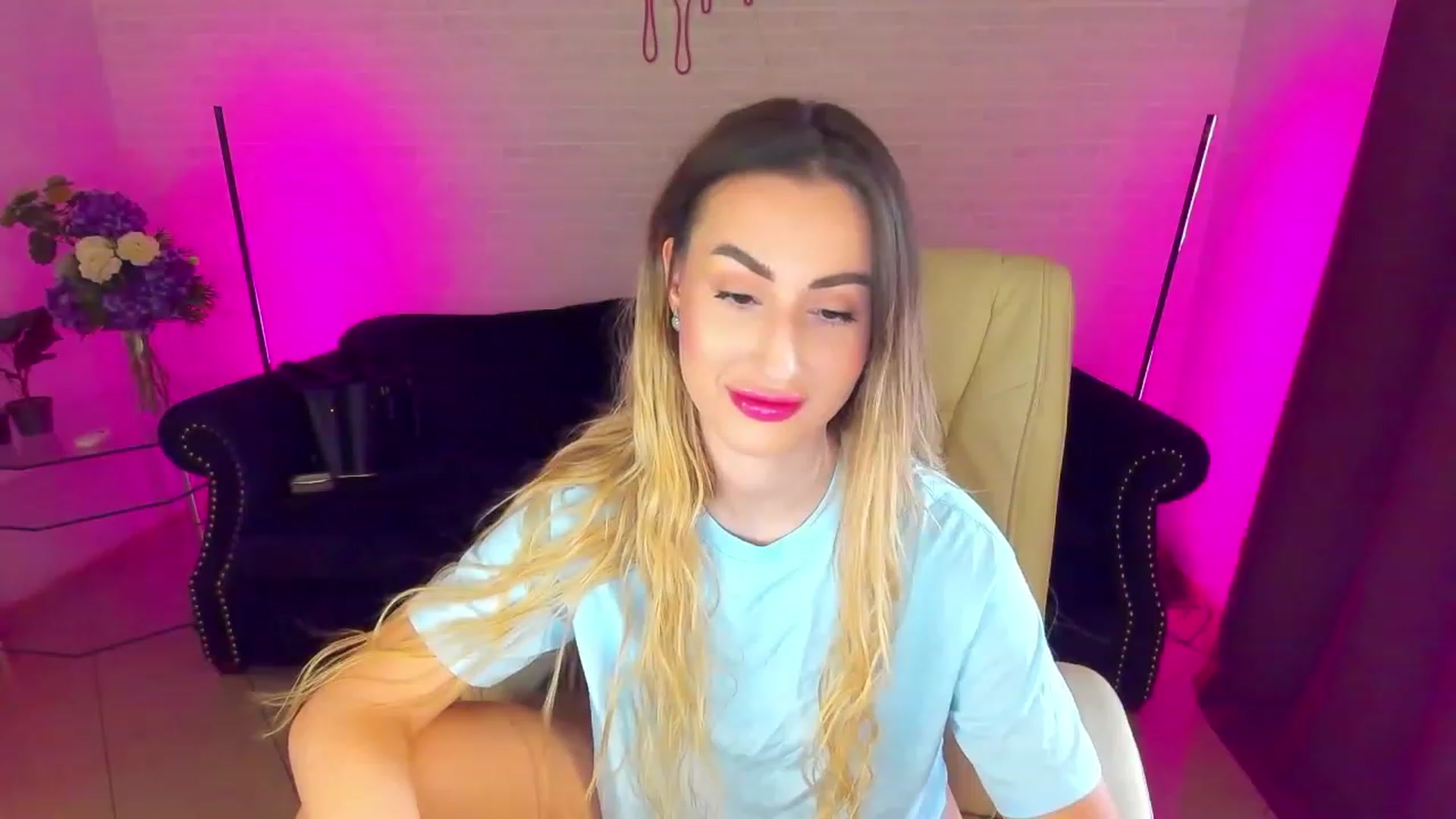Gallery image thumbnail from LiaBrazzer's myfreecams stream on, 03/15/2023, 09:03 image 9 of 20