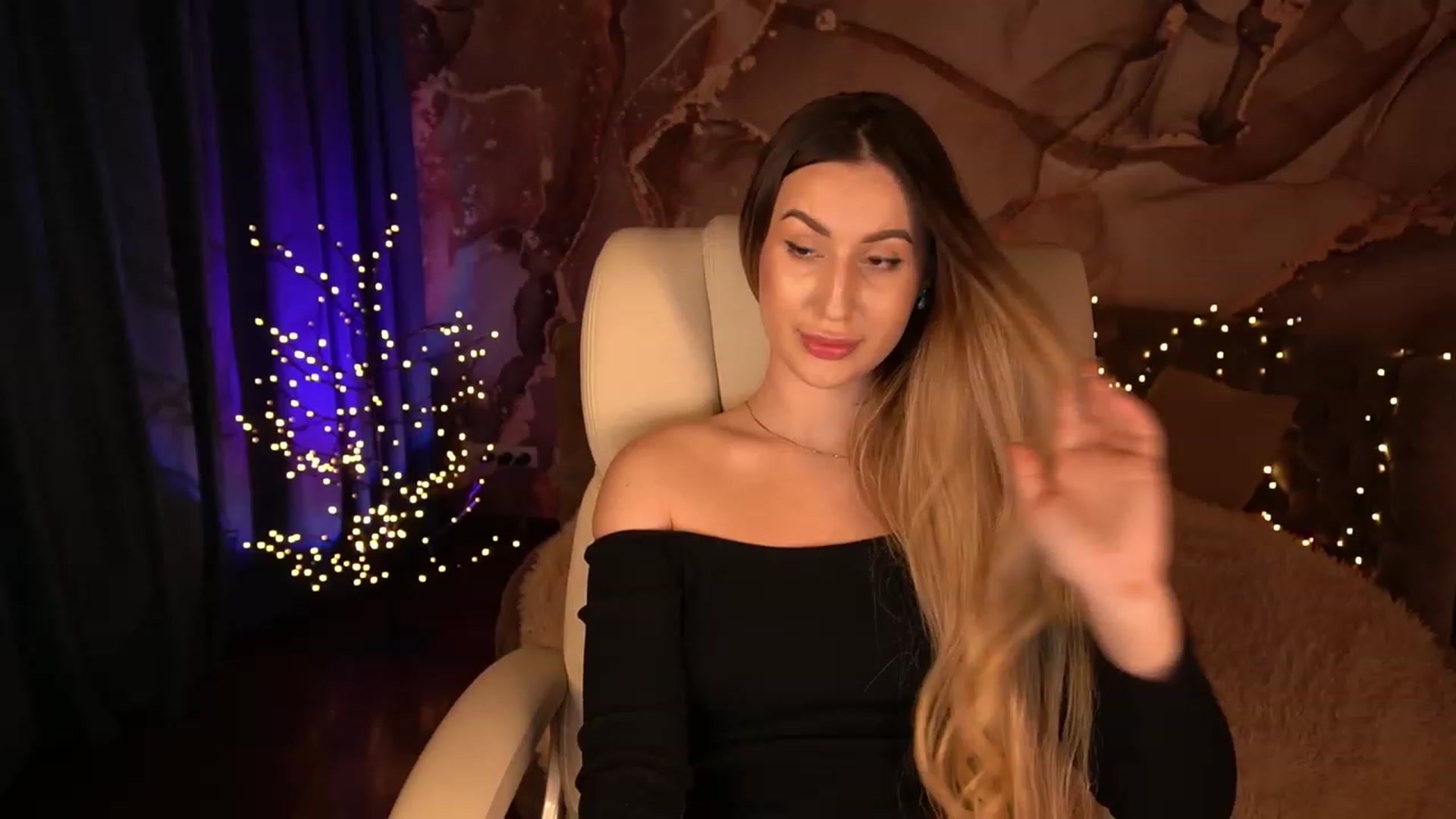 Gallery image thumbnail from LiaBrazzer's myfreecams stream on, 03/18/2023, 16:23 image 9 of 20
