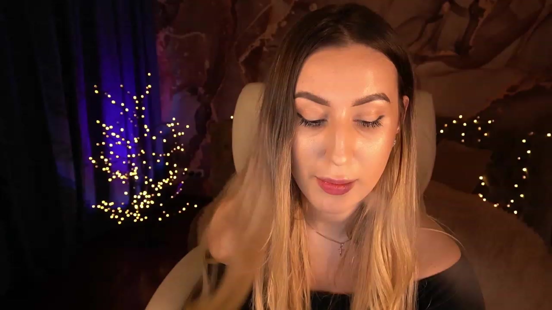 Gallery image thumbnail from LiaBrazzer's myfreecams stream on, 03/18/2023, 16:23 image 8 of 20