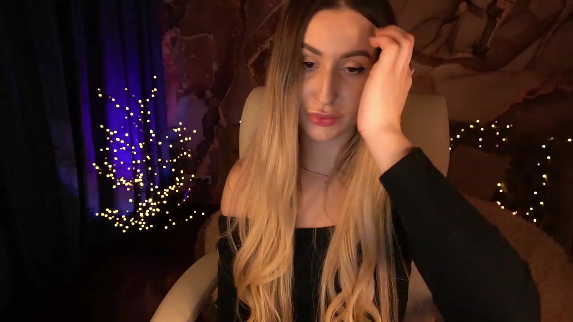 Gallery image thumbnail from LiaBrazzer's myfreecams stream on, 03/18/2023, 16:23 image 7 of 20