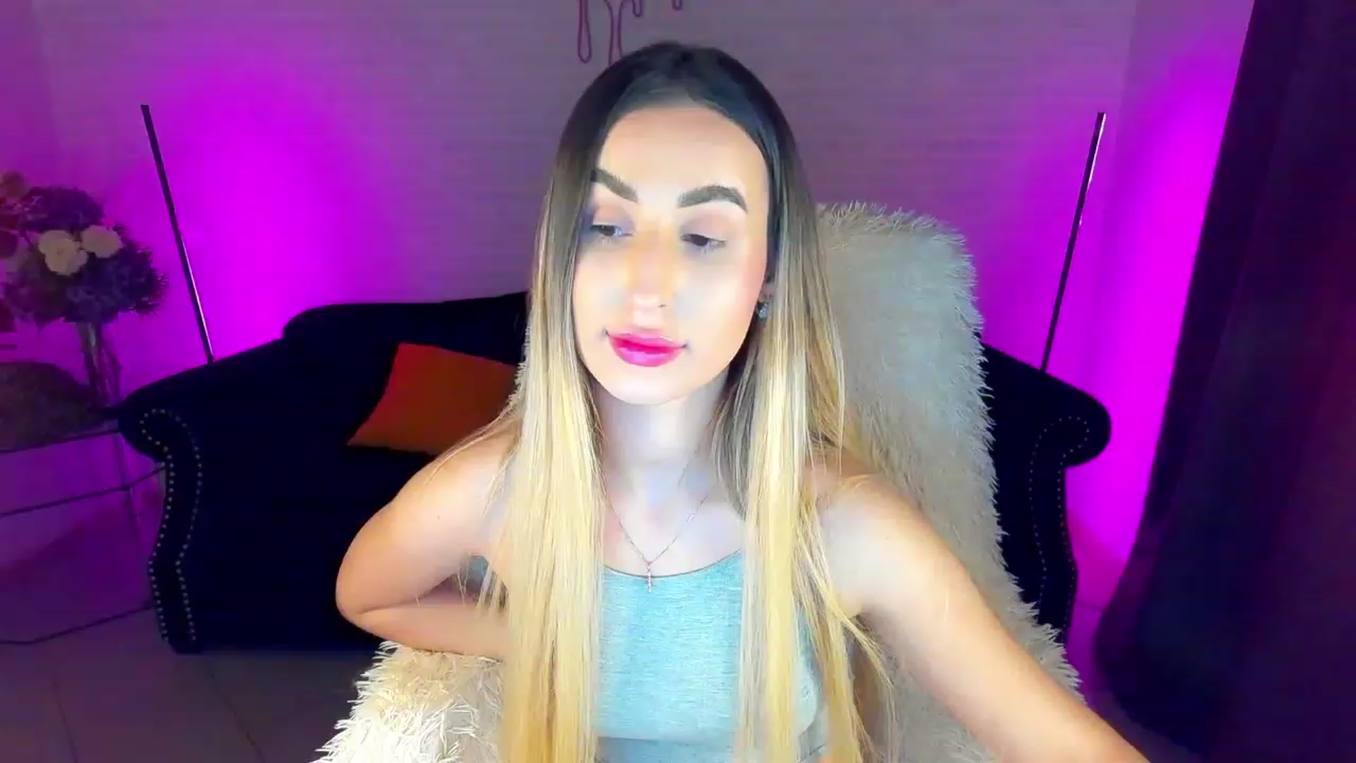 Gallery image thumbnail from LiaBrazzer's myfreecams stream on, 03/19/2023, 15:17 image 16 of 20