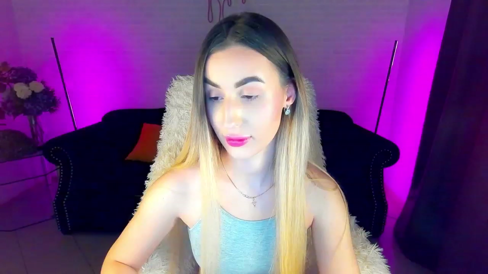 Gallery image thumbnail from LiaBrazzer's myfreecams stream on, 03/19/2023, 15:17 image 8 of 20