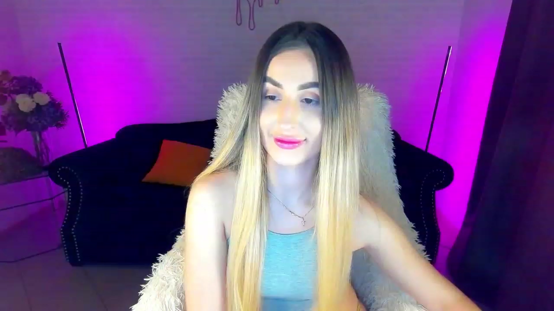Gallery image thumbnail from LiaBrazzer's myfreecams stream on, 03/19/2023, 15:17 image 12 of 20
