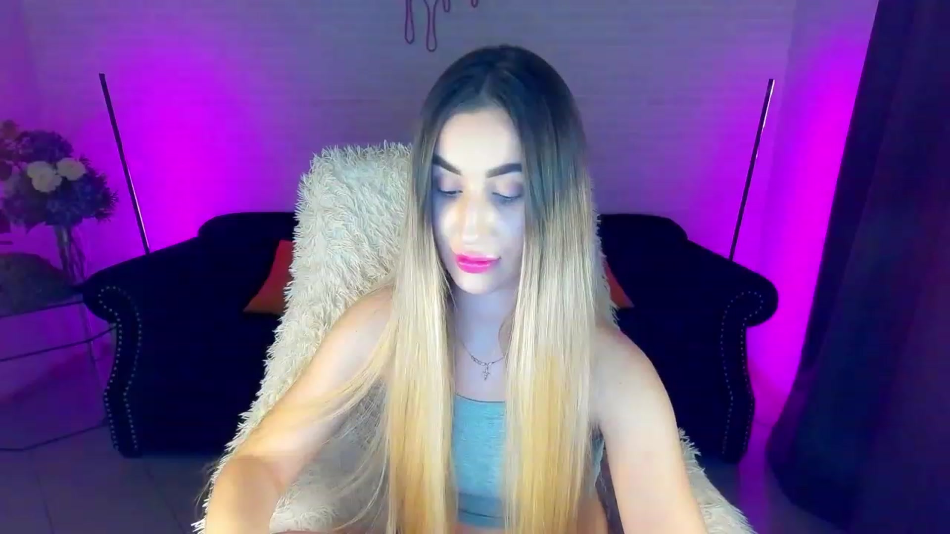 Gallery image thumbnail from LiaBrazzer's myfreecams stream on, 03/19/2023, 15:17 image 1 of 20