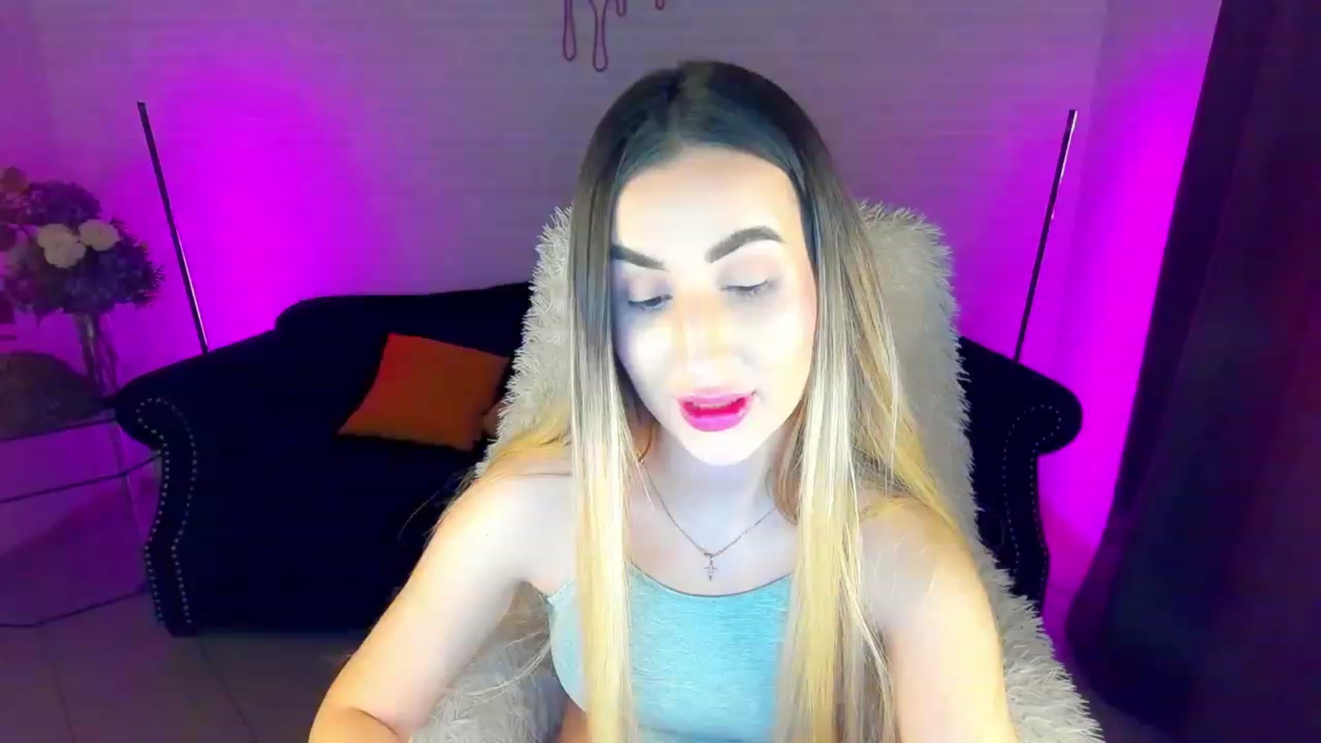 Gallery image thumbnail from LiaBrazzer's myfreecams stream on, 03/19/2023, 15:17 image 15 of 20