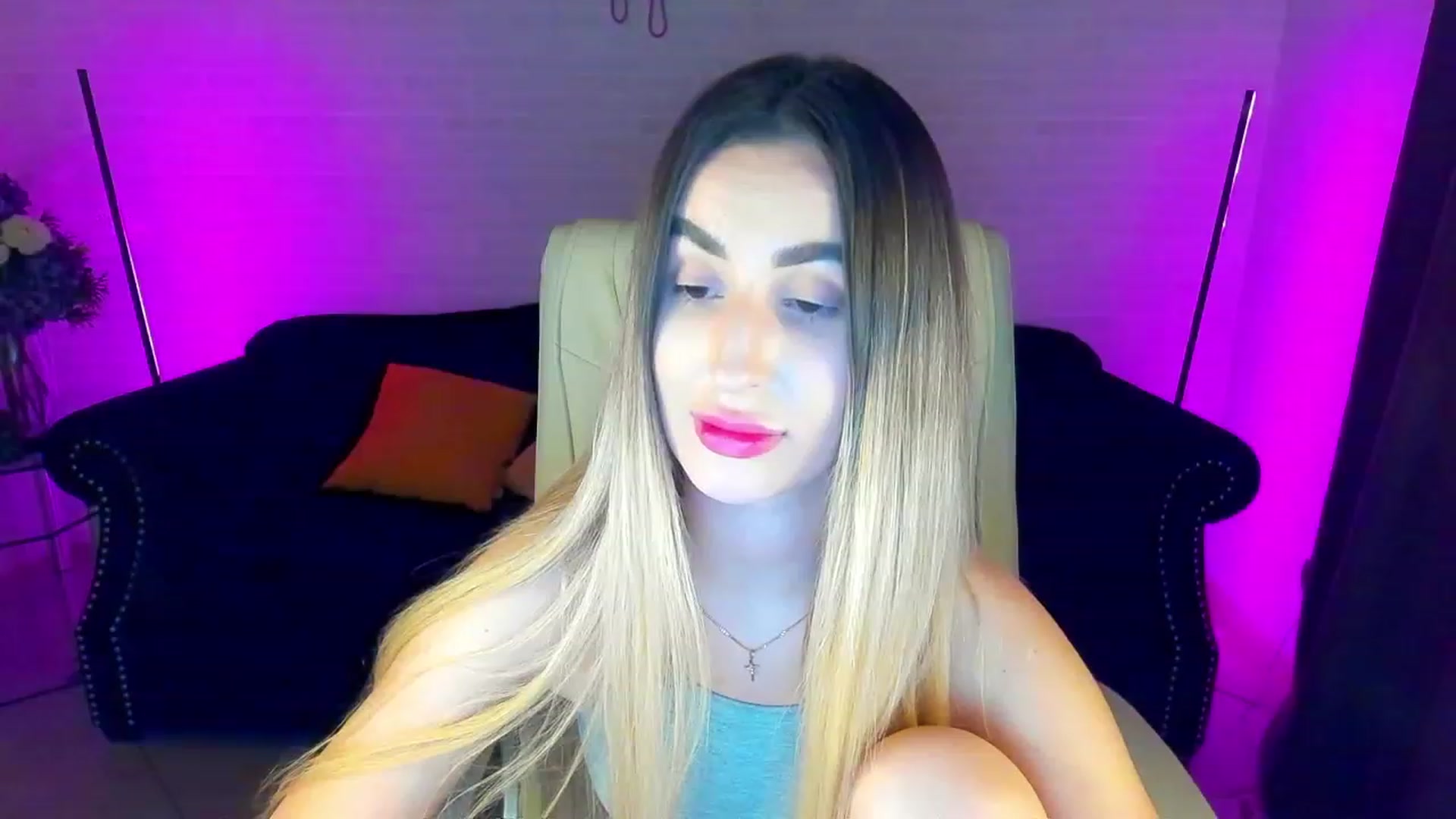 Gallery image thumbnail from LiaBrazzer's myfreecams stream on, 03/19/2023, 19:02 image 16 of 20