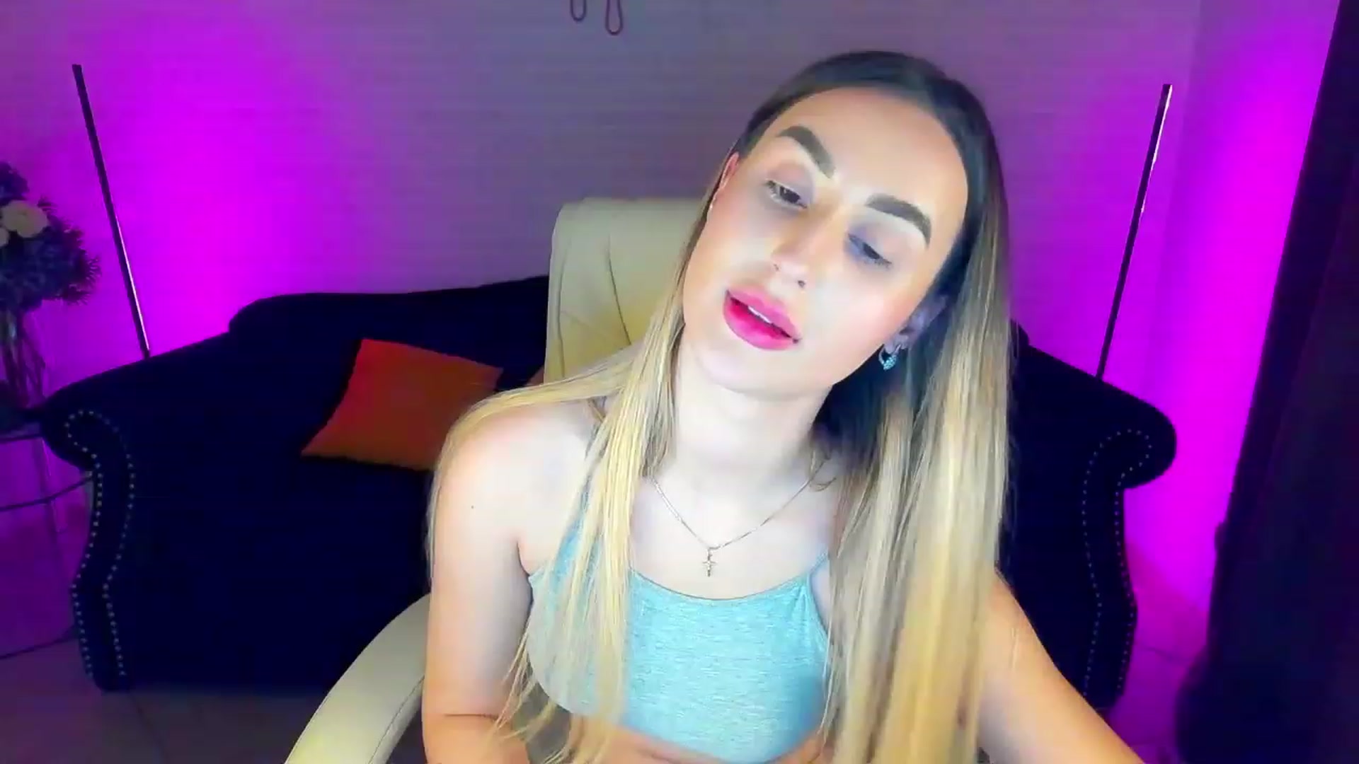 Gallery image thumbnail from LiaBrazzer's myfreecams stream on, 03/19/2023, 19:02 image 12 of 20