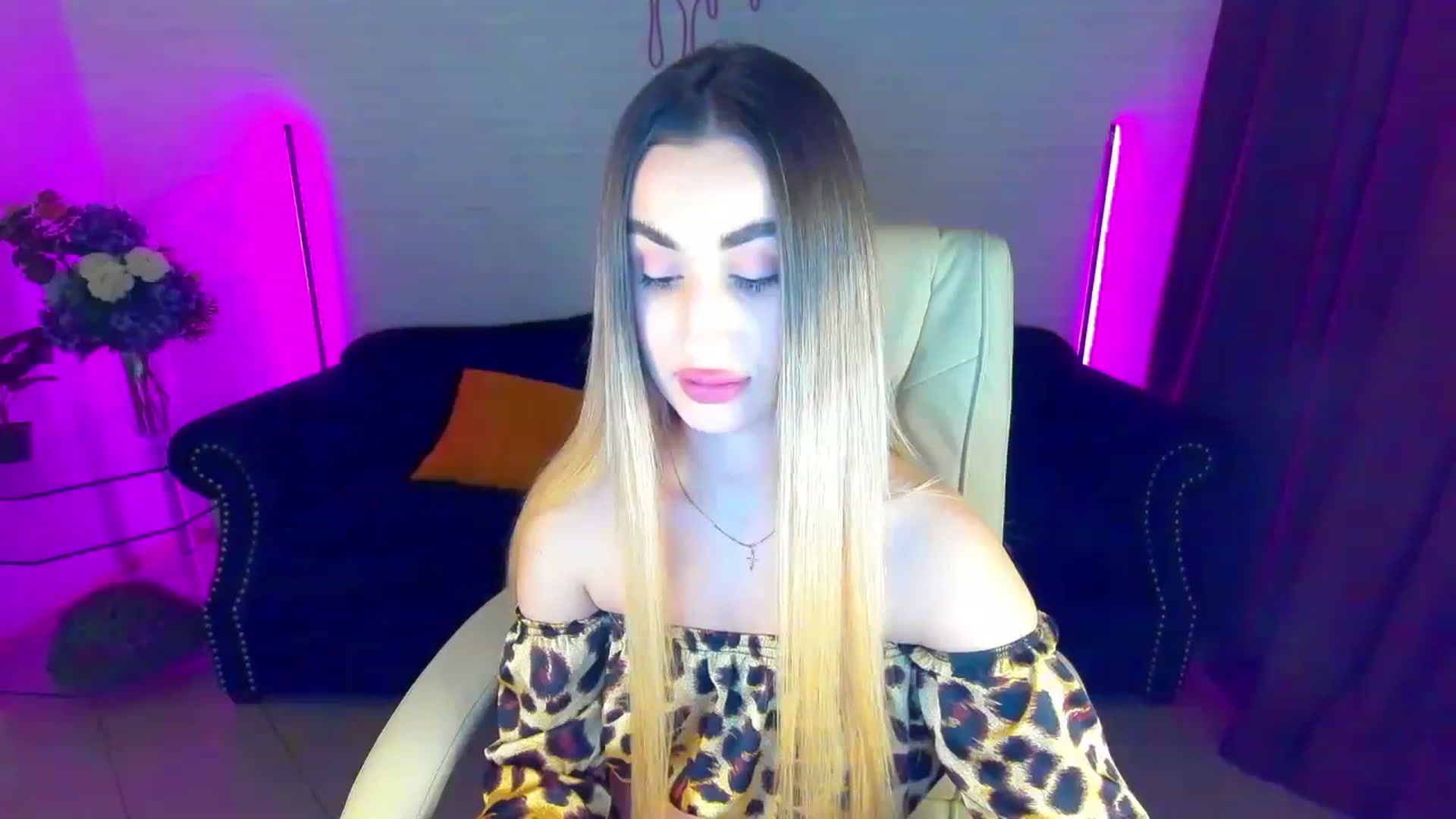 Gallery image thumbnail from LiaBrazzer's myfreecams stream on, 03/20/2023, 16:54 image 13 of 20