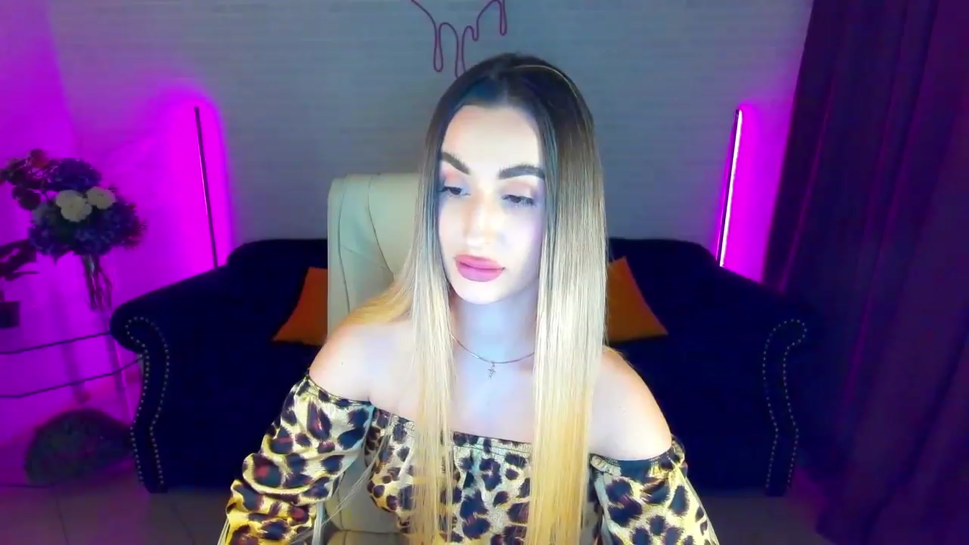 Gallery image thumbnail from LiaBrazzer's myfreecams stream on, 03/20/2023, 16:54 image 18 of 20
