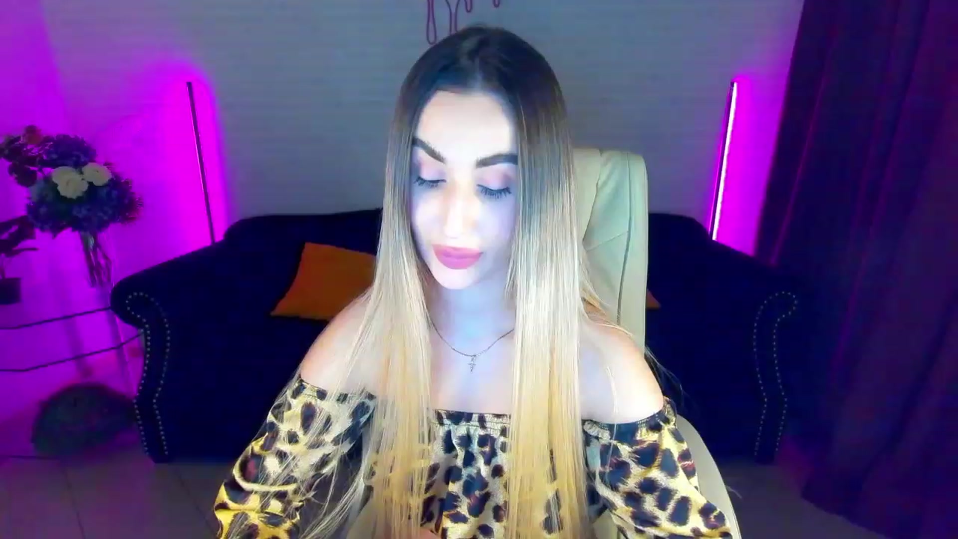 Gallery image thumbnail from LiaBrazzer's myfreecams stream on, 03/20/2023, 16:54 image 14 of 20