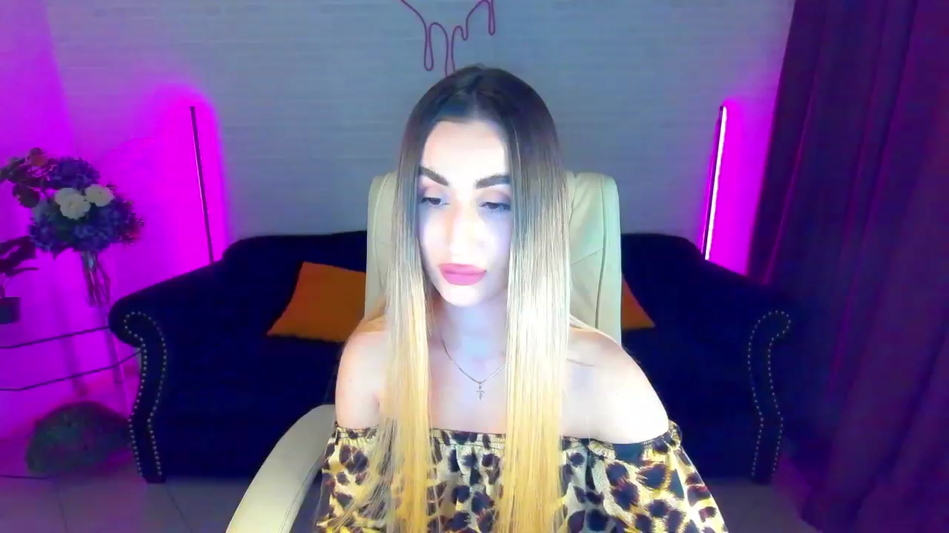 Gallery image thumbnail from LiaBrazzer's myfreecams stream on, 03/20/2023, 16:54 image 4 of 20