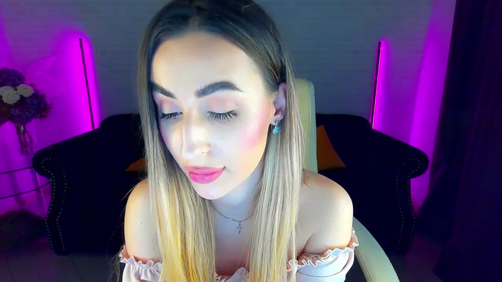 Gallery image thumbnail from LiaBrazzer's myfreecams stream on, 03/21/2023, 16:06 image 19 of 20