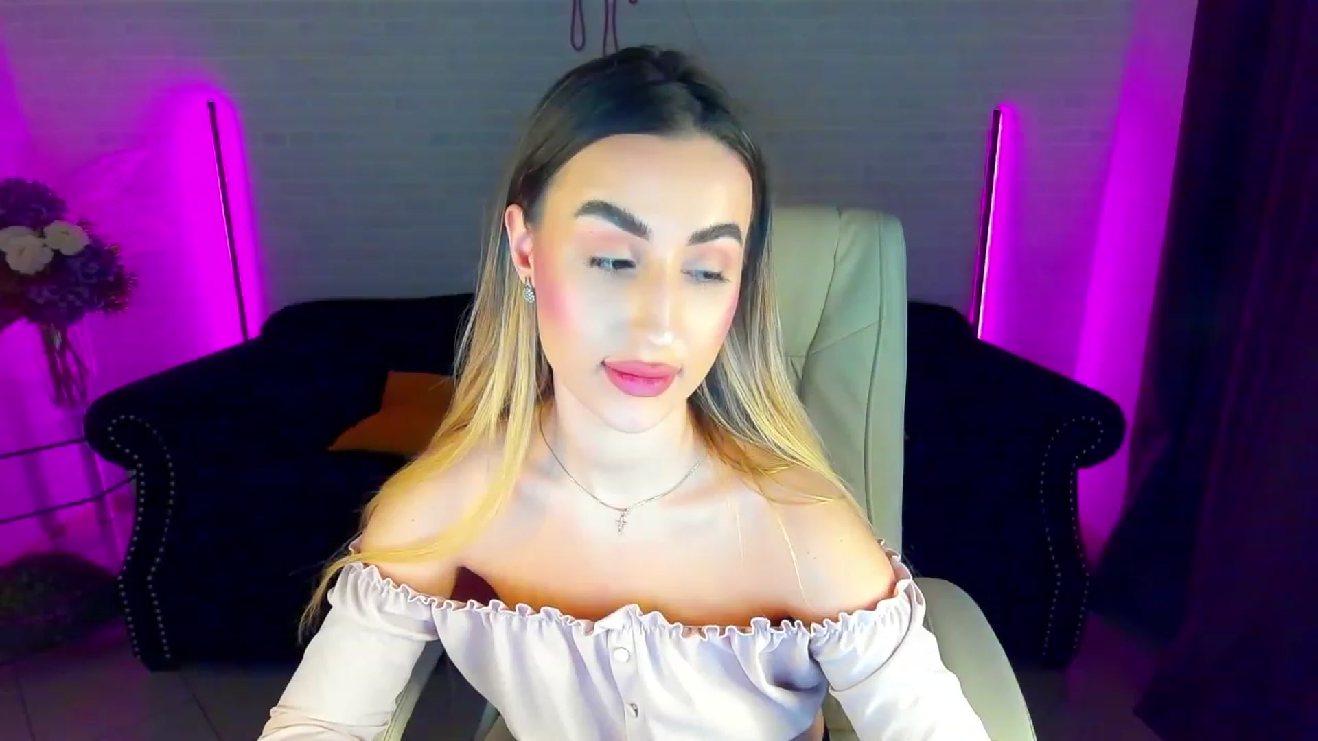 Gallery image thumbnail from LiaBrazzer's myfreecams stream on, 03/21/2023, 16:06 image 20 of 20