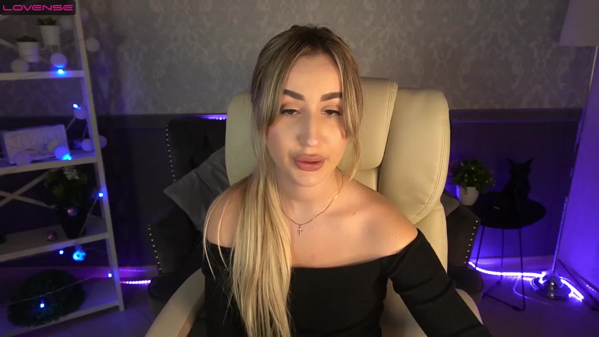 Gallery image thumbnail from LiaBrazzer's myfreecams stream on, 04/19/2023, 13:59 image 1 of 20