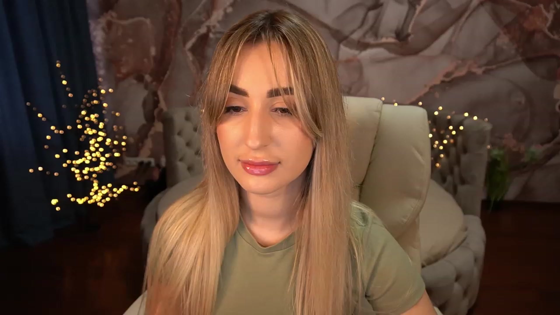Gallery image thumbnail from LiaBrazzer's myfreecams stream on, 04/22/2023, 12:17 image 3 of 20