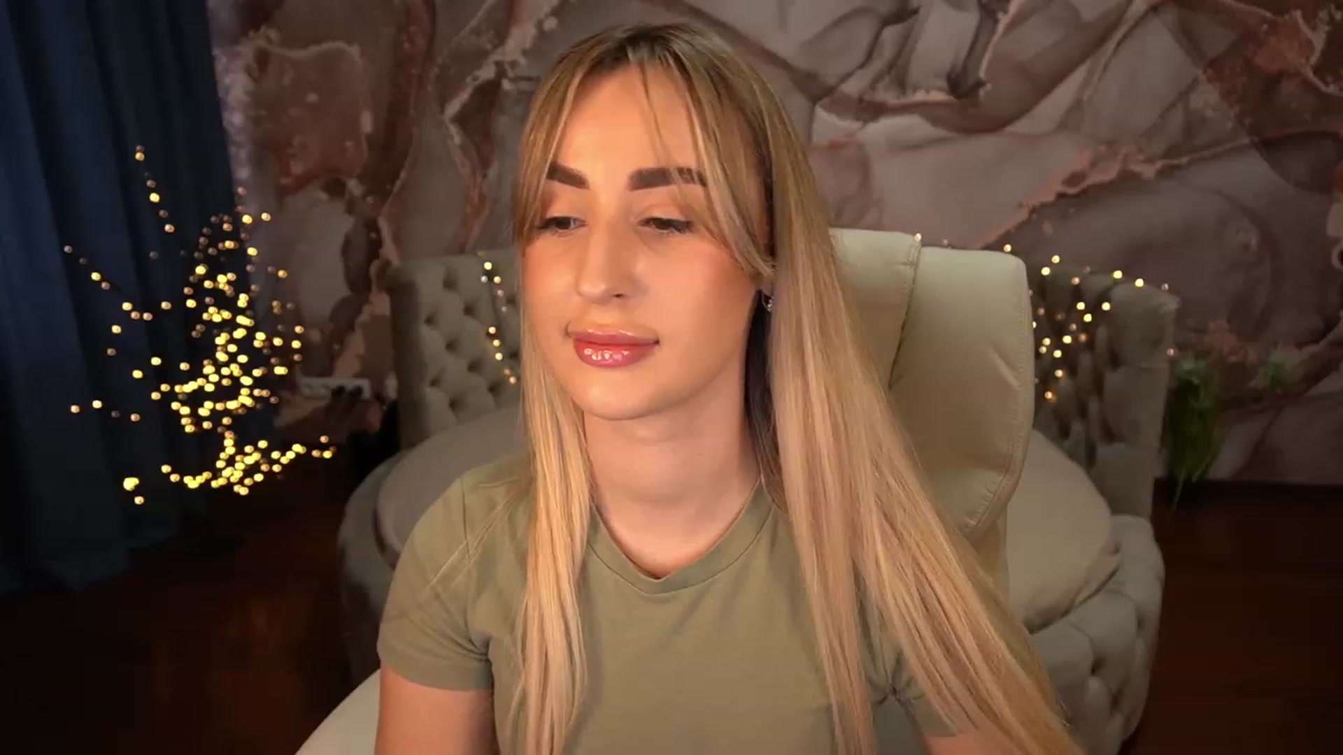 Gallery image thumbnail from LiaBrazzer's myfreecams stream on, 04/22/2023, 12:17 image 8 of 20