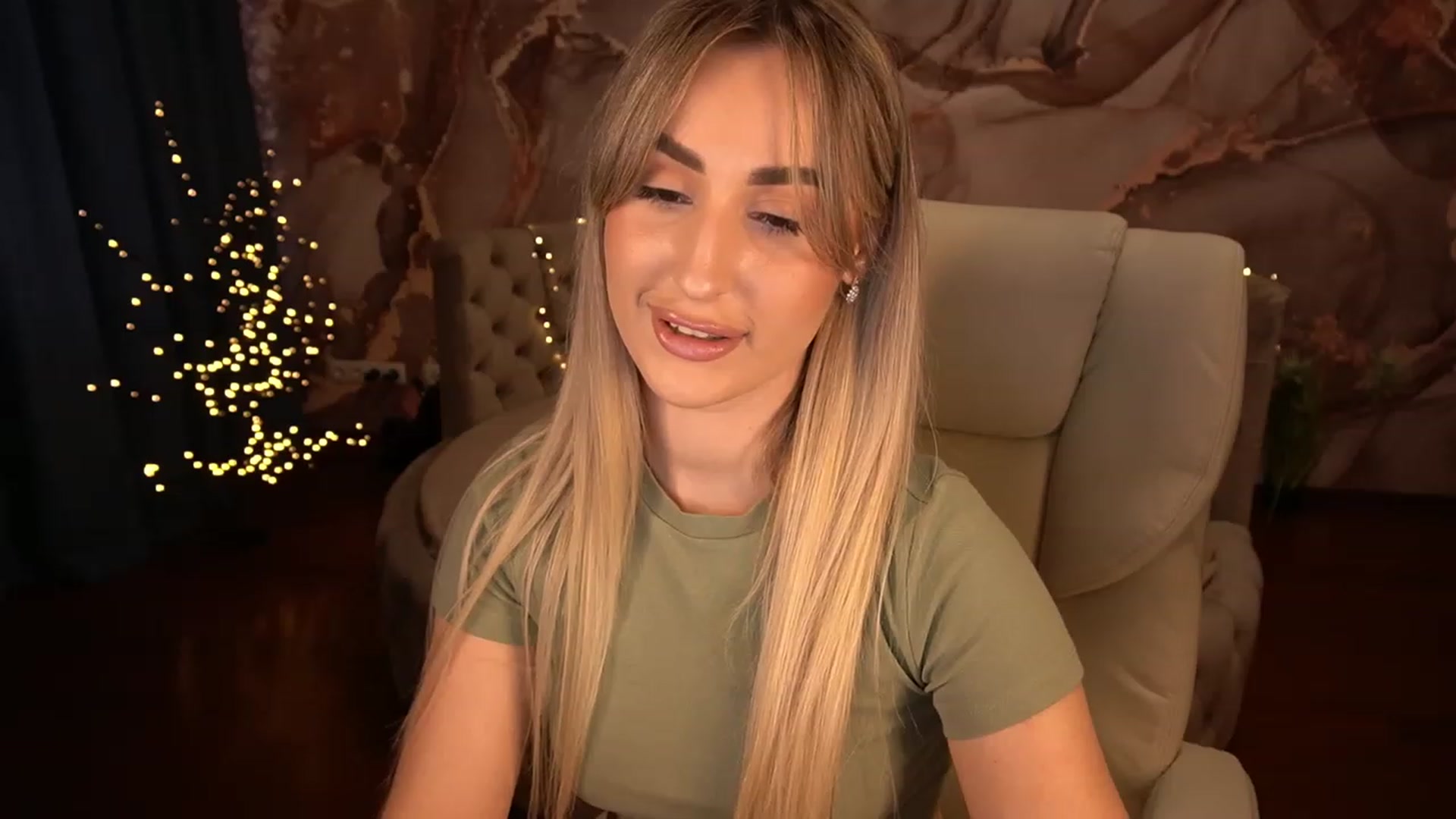 Gallery image thumbnail from LiaBrazzer's myfreecams stream on, 04/22/2023, 16:28 image 12 of 20
