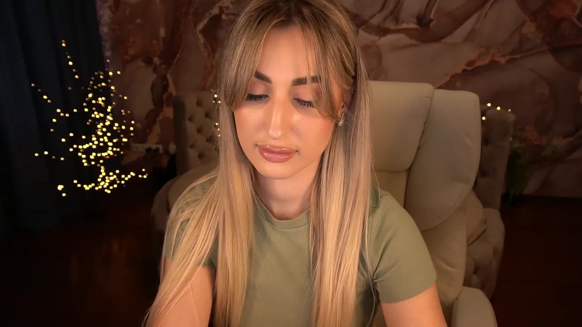 Gallery image thumbnail from LiaBrazzer's myfreecams stream on, 04/22/2023, 16:28 image 11 of 20