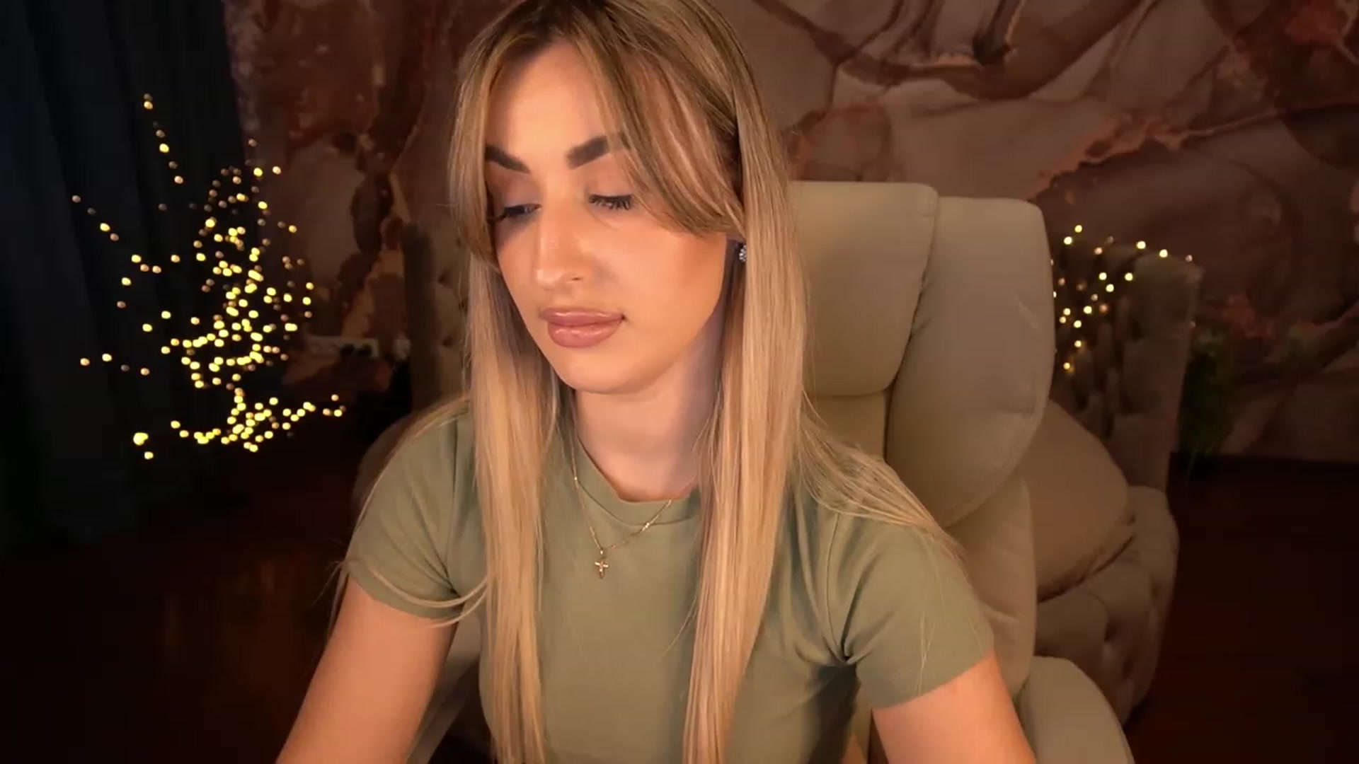 Gallery image thumbnail from LiaBrazzer's myfreecams stream on, 04/22/2023, 16:28 image 14 of 20