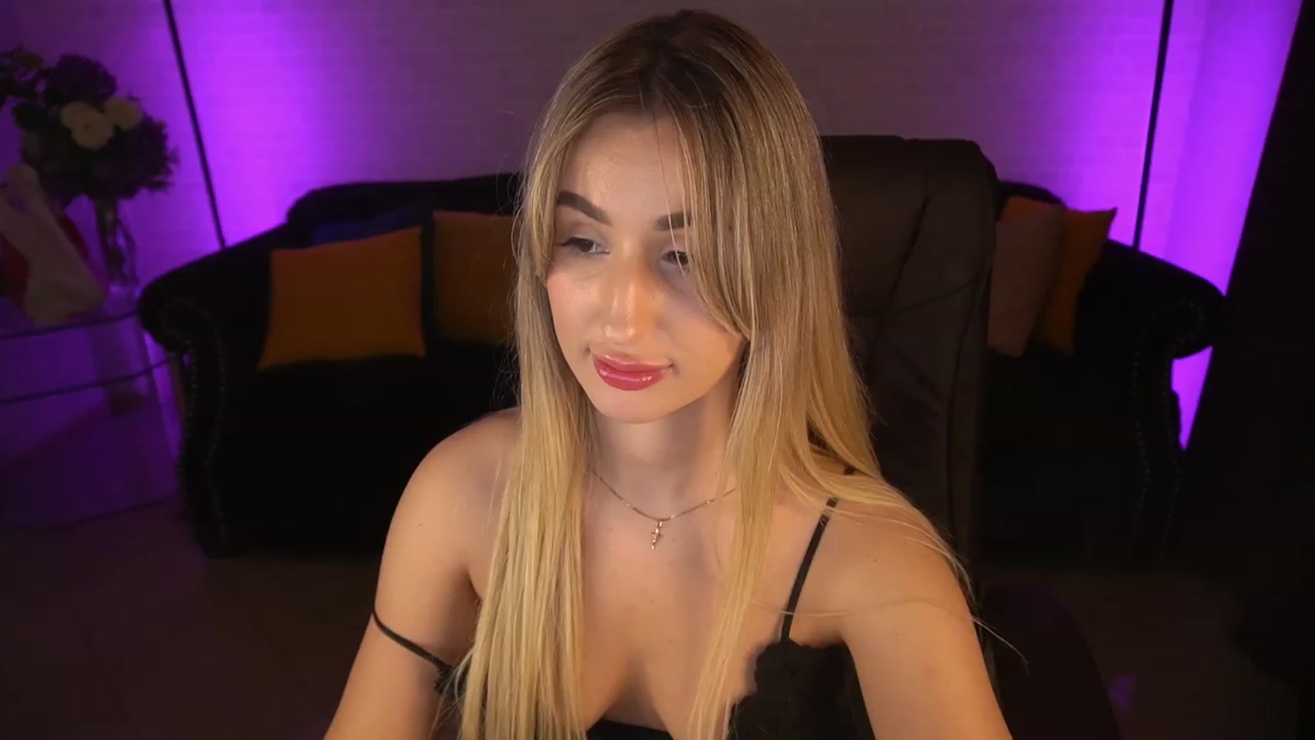 Gallery image thumbnail from LiaBrazzer's myfreecams stream on, 04/23/2023, 17:43 image 18 of 20