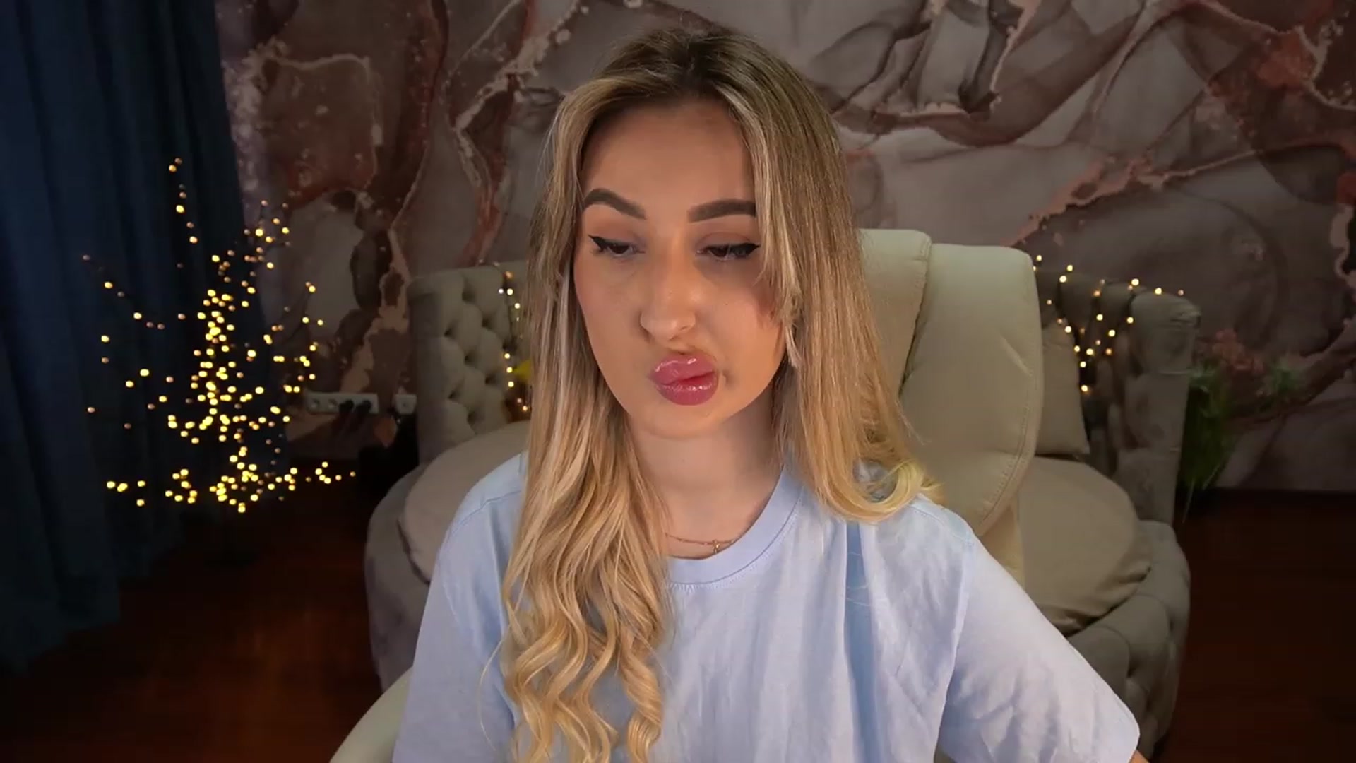 Gallery image thumbnail from LiaBrazzer's myfreecams stream on, 04/26/2023, 13:31 image 2 of 20