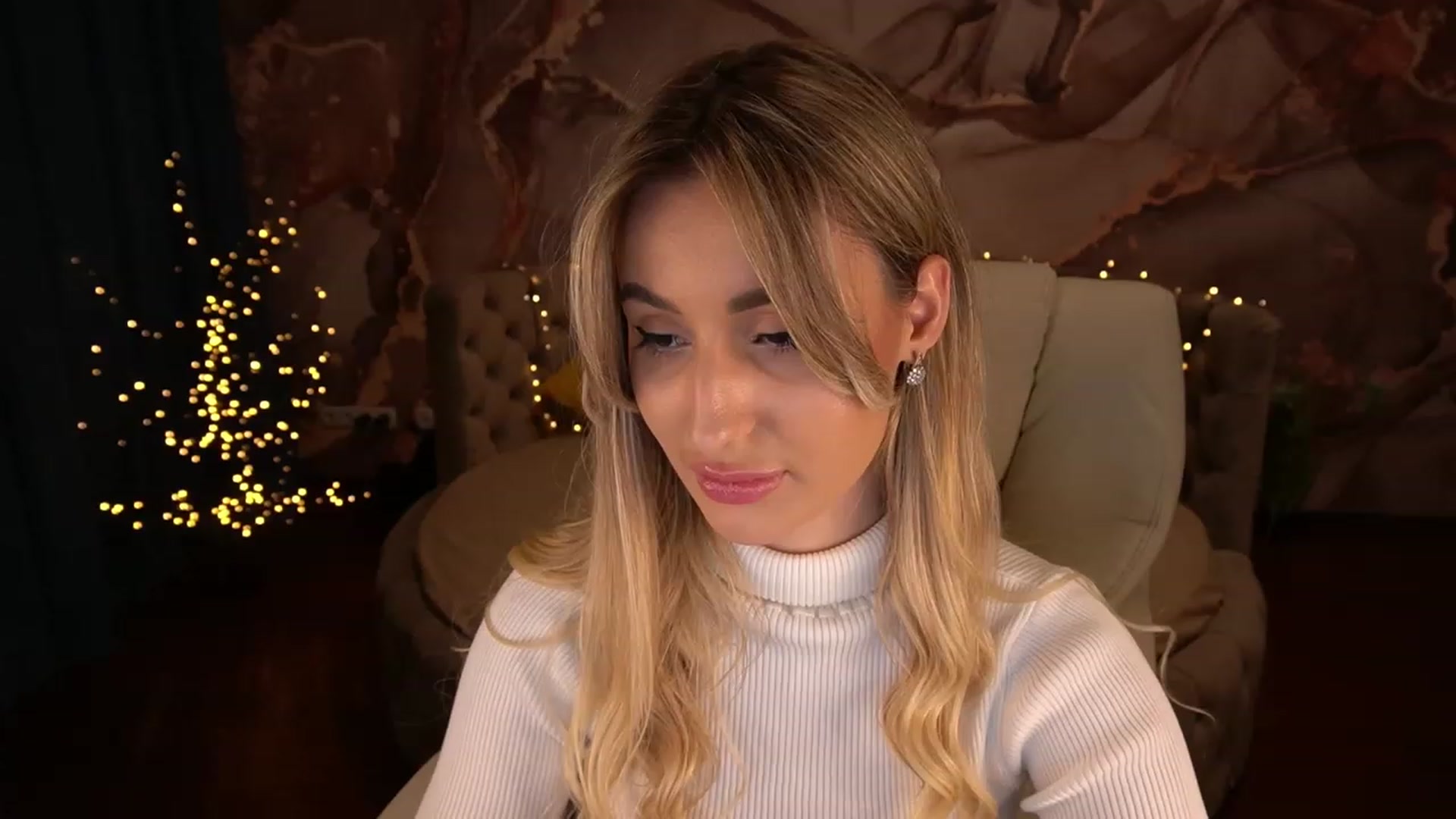 Gallery image thumbnail from LiaBrazzer's myfreecams stream on, 04/26/2023, 18:59 image 10 of 20