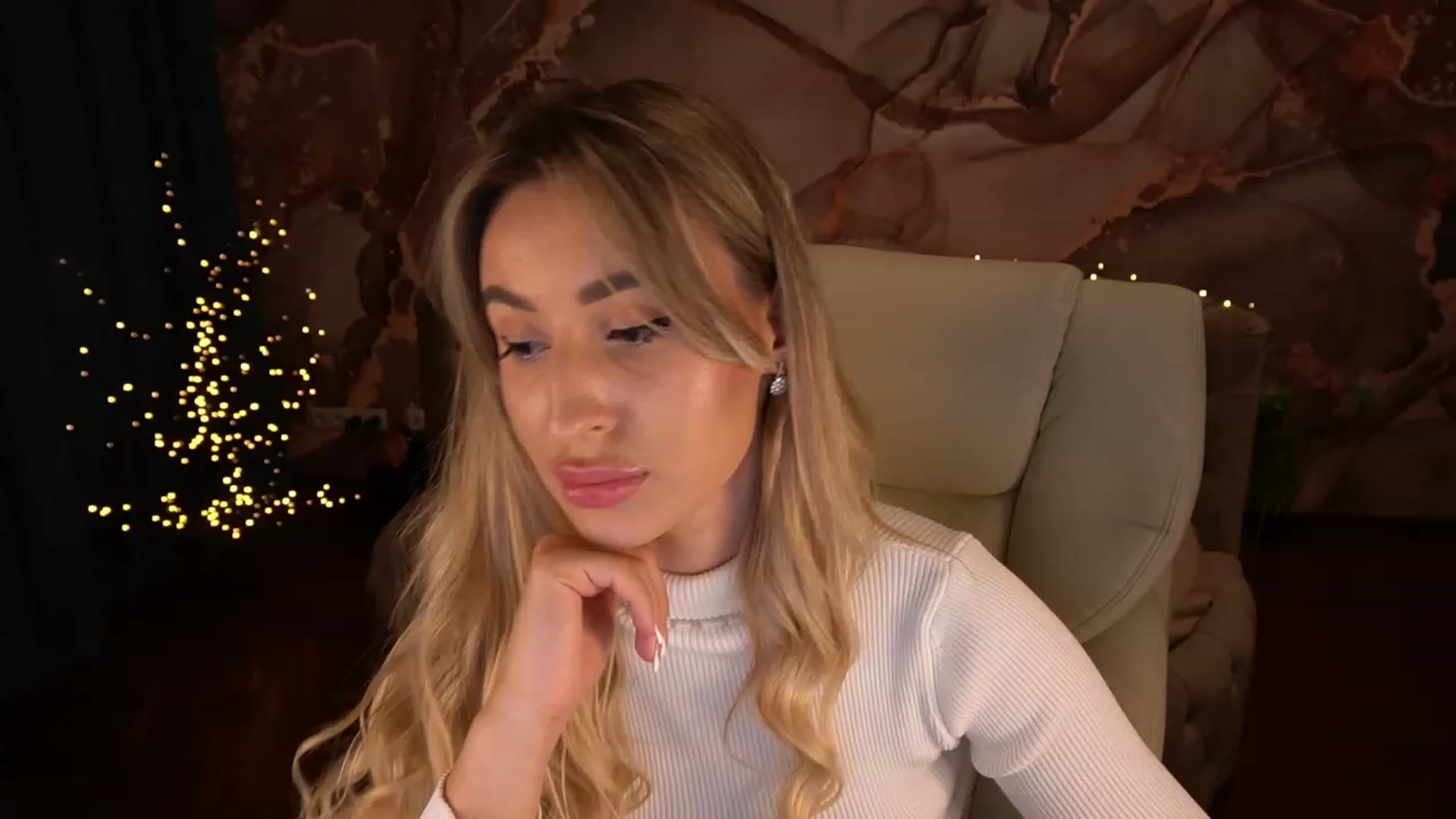 Gallery image thumbnail from LiaBrazzer's myfreecams stream on, 04/26/2023, 18:59 image 18 of 20