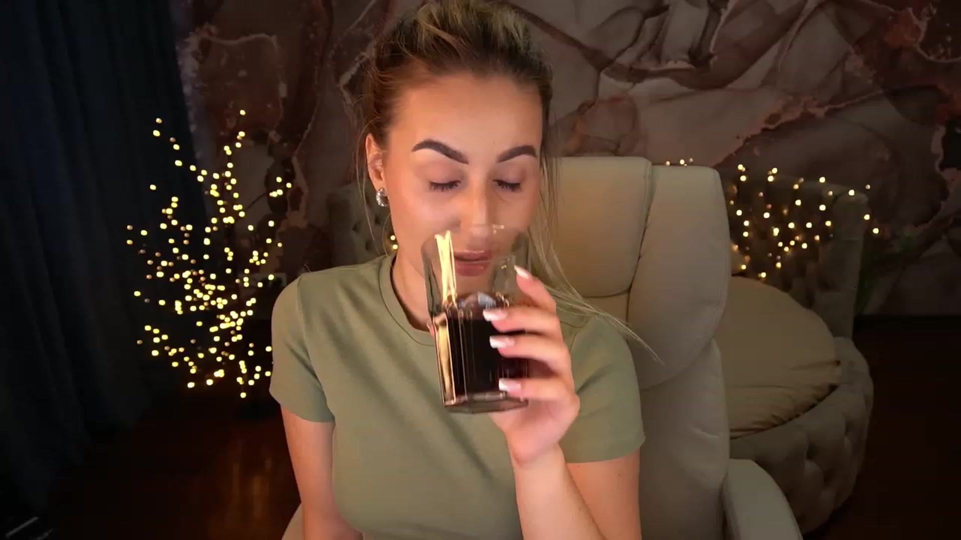 Gallery image thumbnail from LiaBrazzer's myfreecams stream on, 05/01/2023, 16:54 image 2 of 20