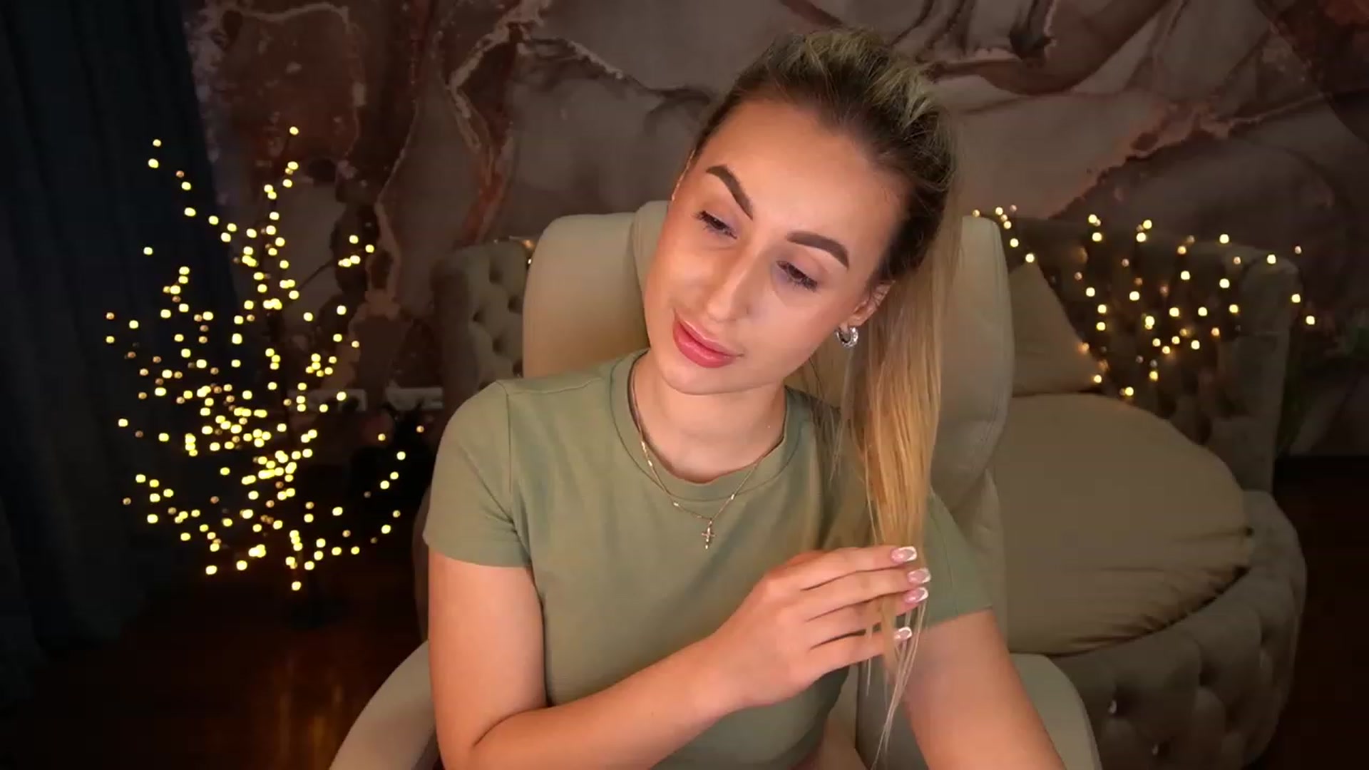 Gallery image thumbnail from LiaBrazzer's myfreecams stream on, 05/01/2023, 16:54 image 12 of 20