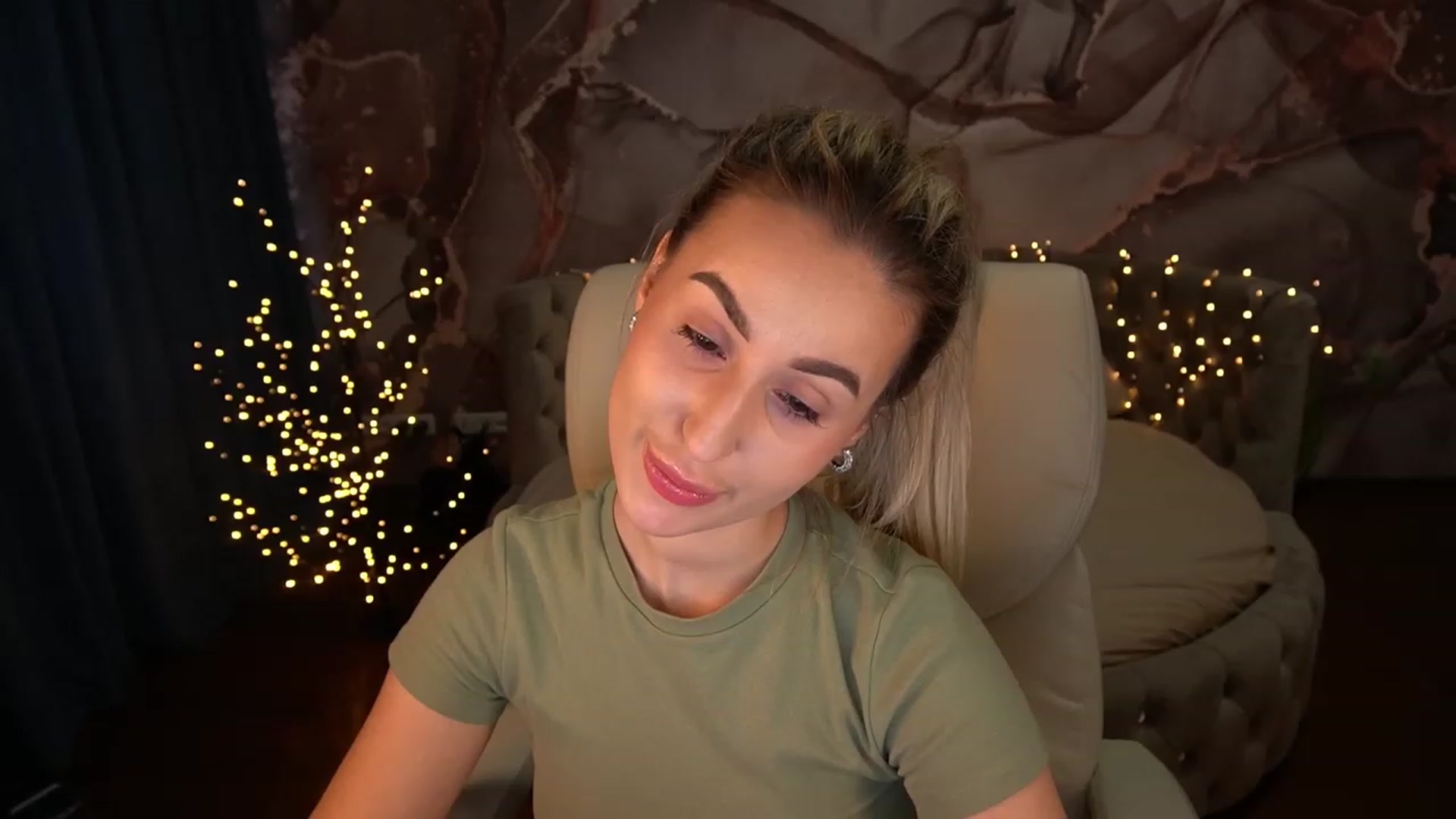 Gallery image thumbnail from LiaBrazzer's myfreecams stream on, 05/01/2023, 16:54 image 1 of 20