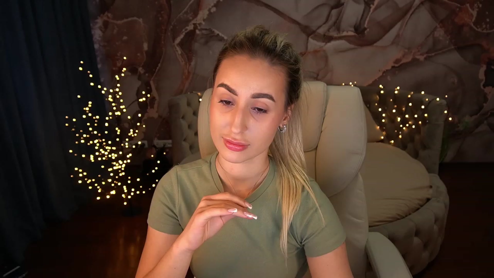 Gallery image thumbnail from LiaBrazzer's myfreecams stream on, 05/01/2023, 16:54 image 5 of 20