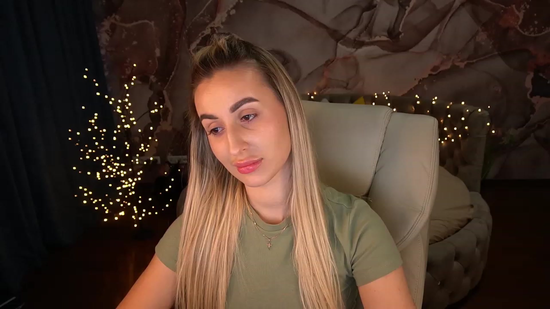 Gallery image thumbnail from LiaBrazzer's myfreecams stream on, 05/01/2023, 16:54 image 19 of 20