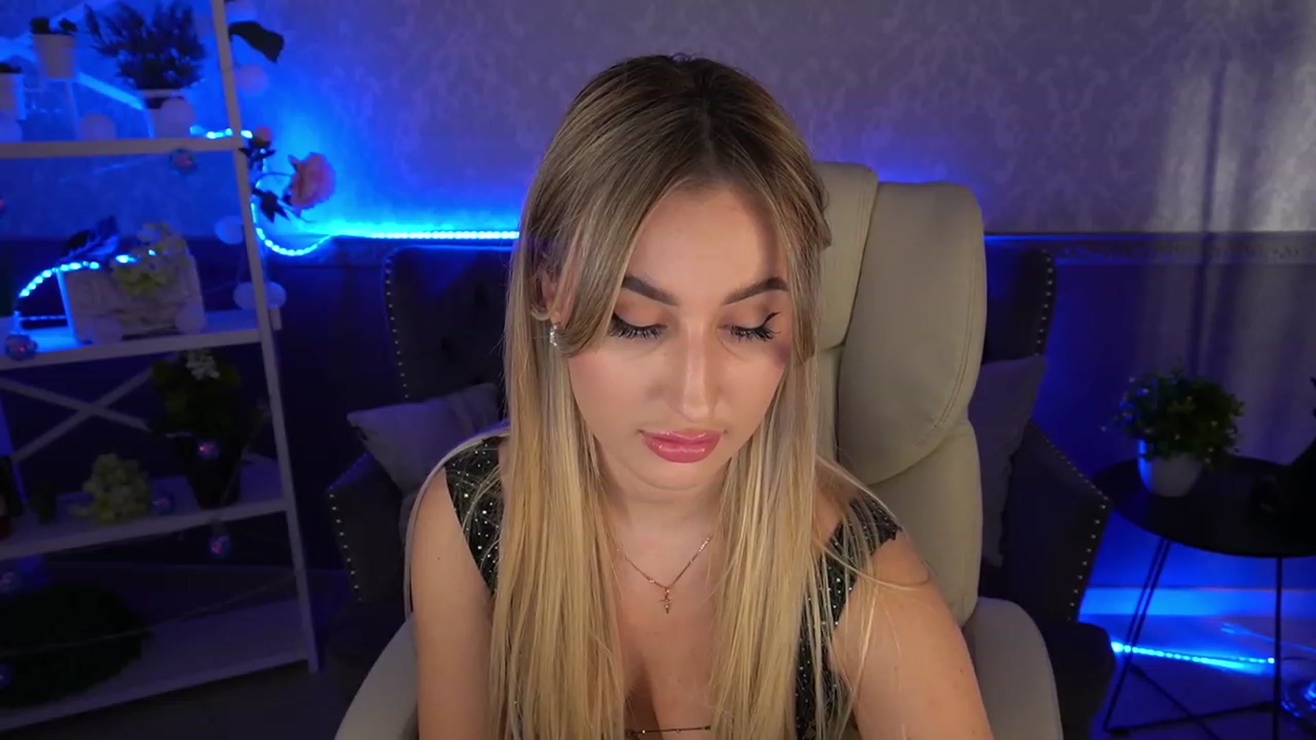 Gallery image thumbnail from LiaBrazzer's myfreecams stream on, 05/02/2023, 15:35 image 17 of 20