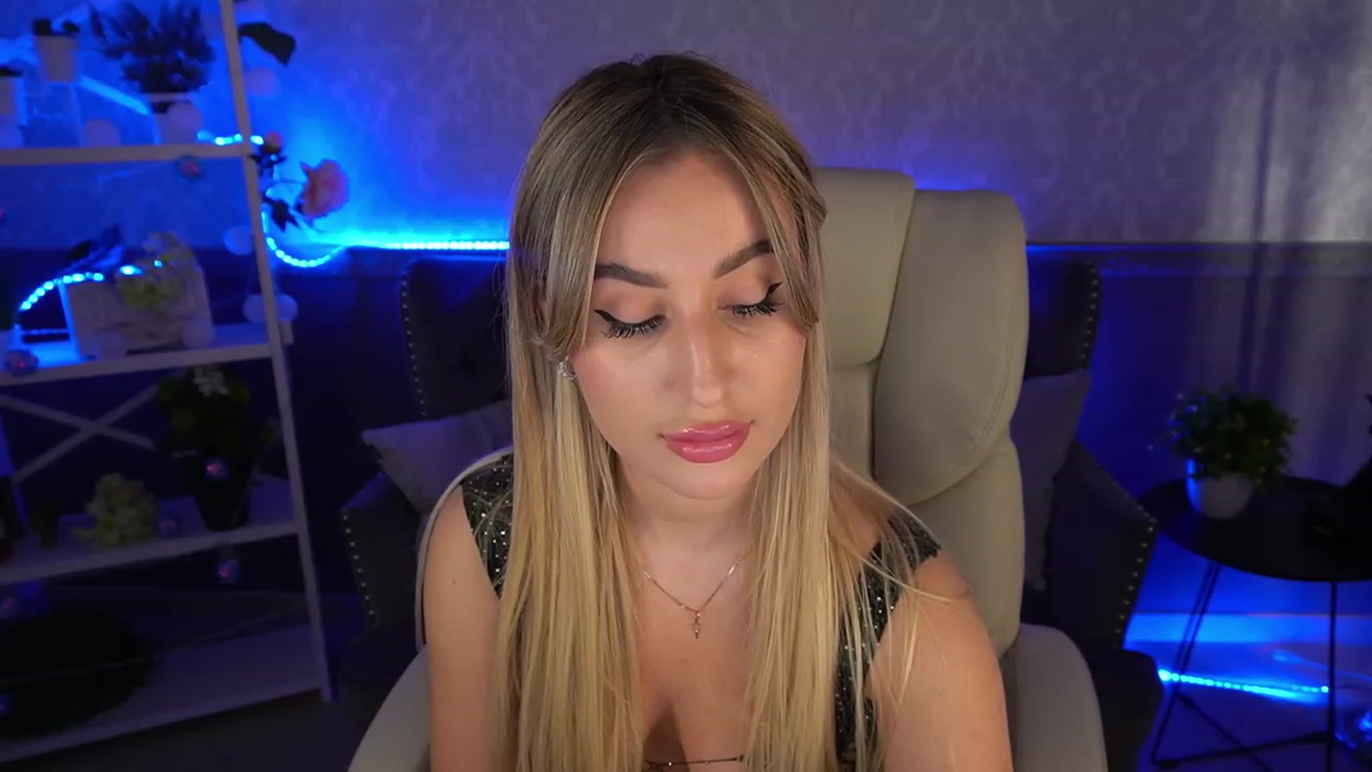 Gallery image thumbnail from LiaBrazzer's myfreecams stream on, 05/02/2023, 15:35 image 16 of 20