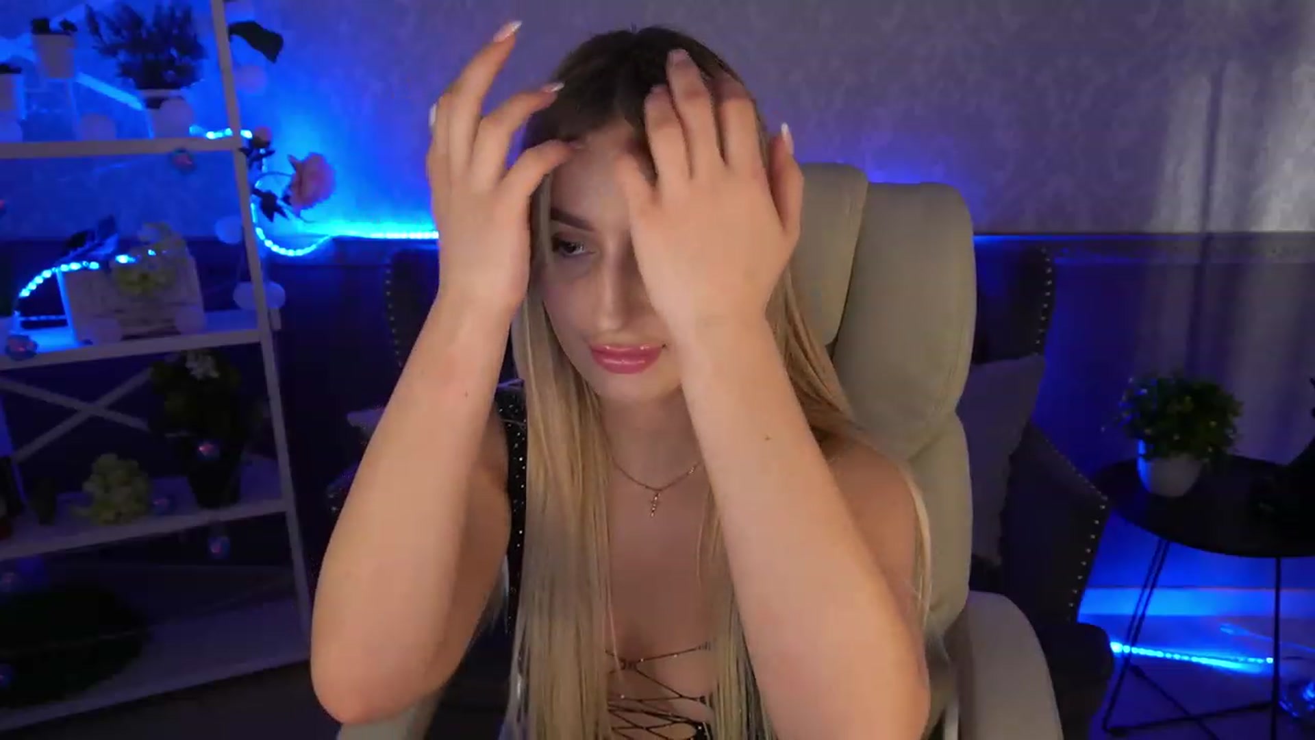 Gallery image thumbnail from LiaBrazzer's myfreecams stream on, 05/02/2023, 15:35 image 9 of 20