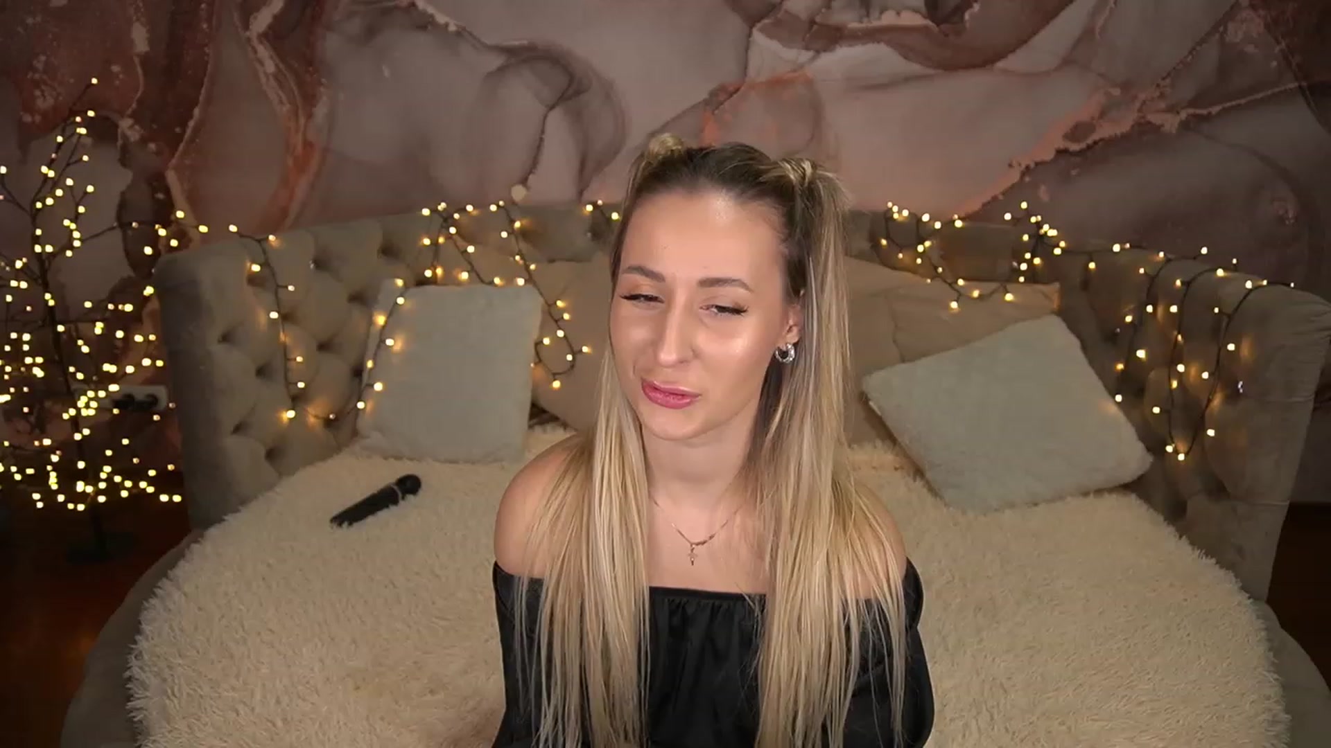 Gallery image thumbnail from LiaBrazzer's myfreecams stream on, 05/11/2023, 14:29 image 2 of 20