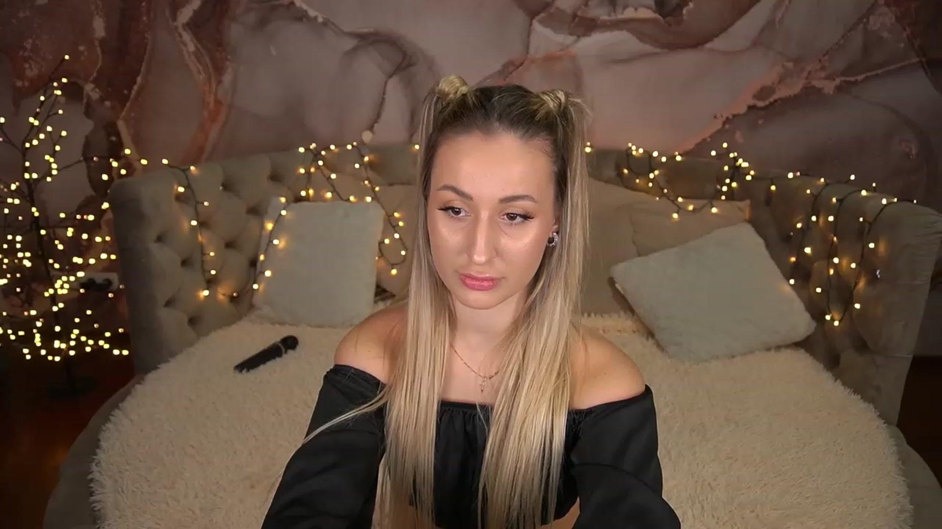 Gallery image thumbnail from LiaBrazzer's myfreecams stream on, 05/11/2023, 14:29 image 5 of 20